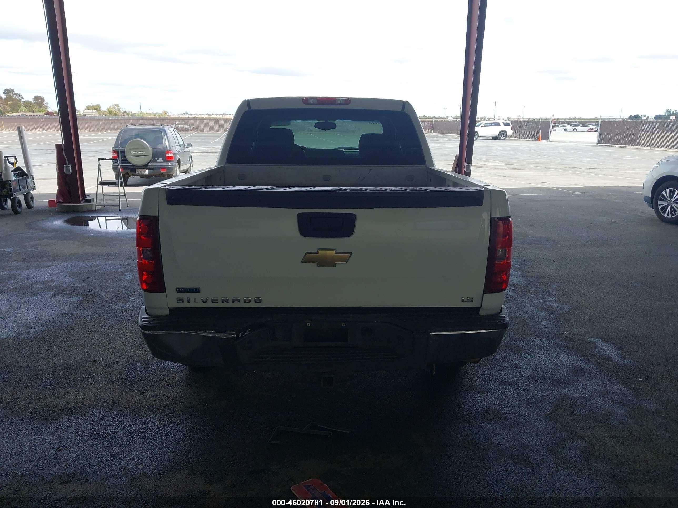 2012 Chevrolet Silverado 1500 Ls White vin: 3GCPCREA6CG127332