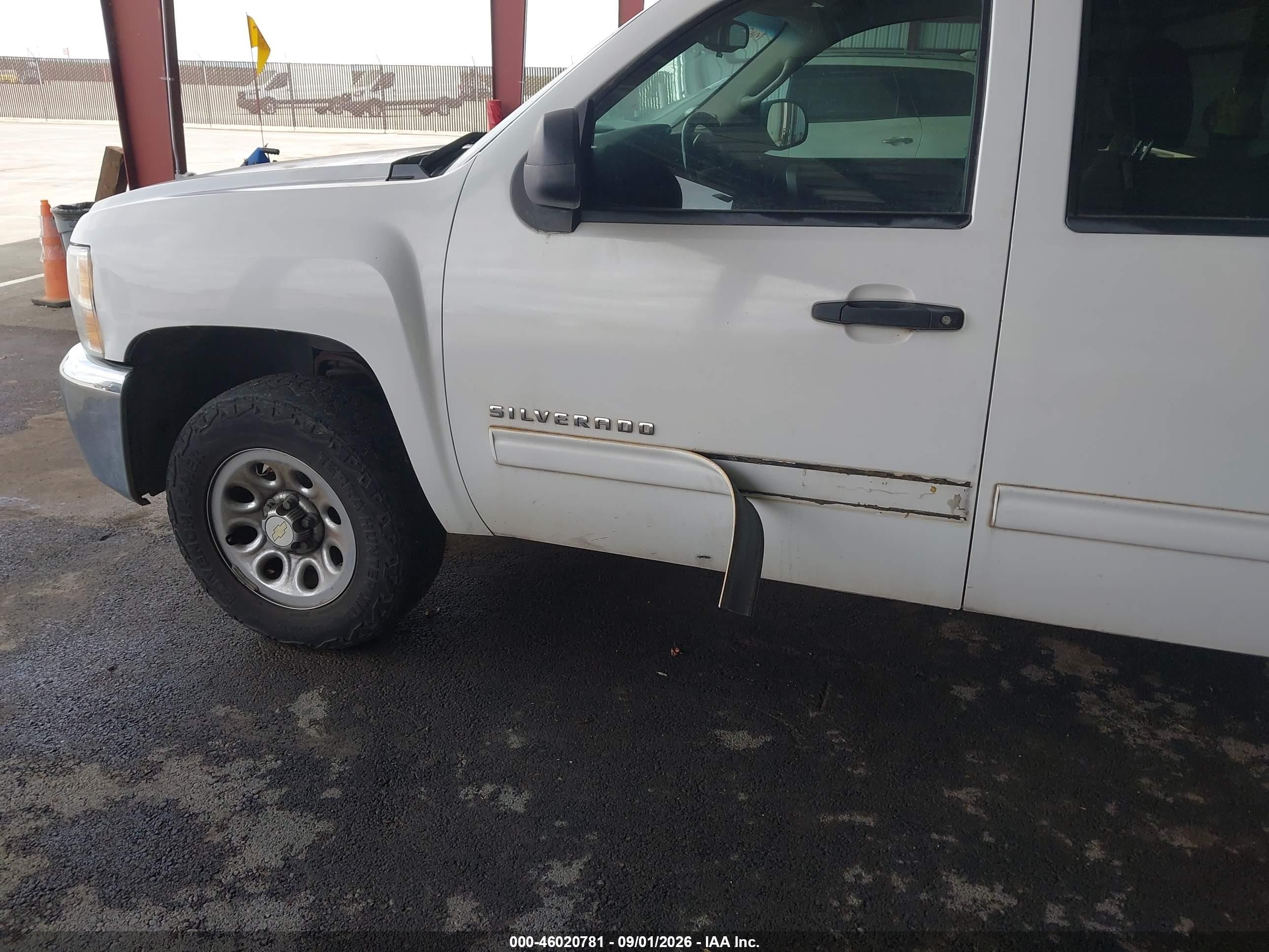 2012 Chevrolet Silverado 1500 Ls White vin: 3GCPCREA6CG127332