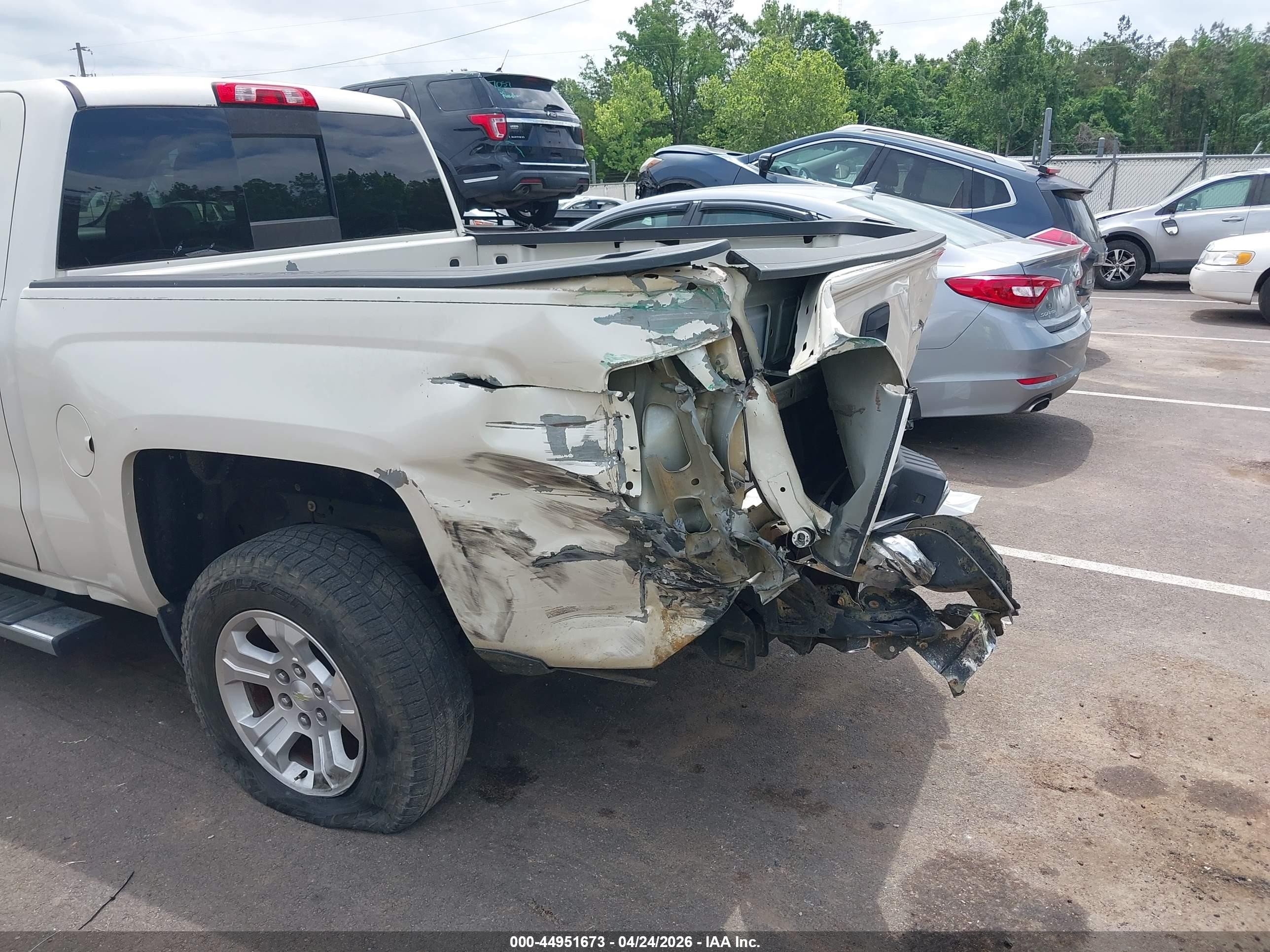 2014 Chevrolet Silverado 1500 1lt White vin: 3GCPCREC1EG519011