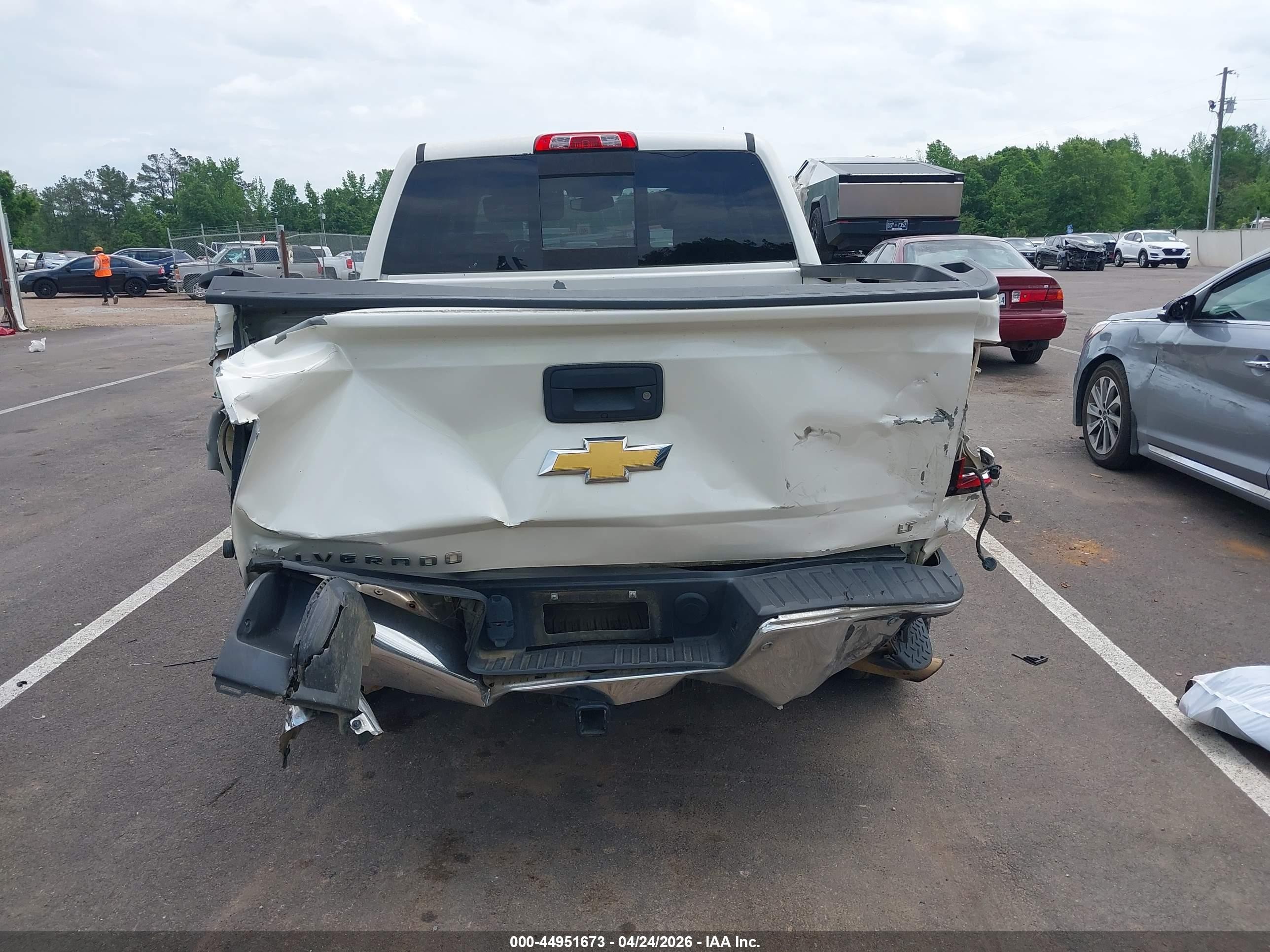 2014 Chevrolet Silverado 1500 1lt White vin: 3GCPCREC1EG519011