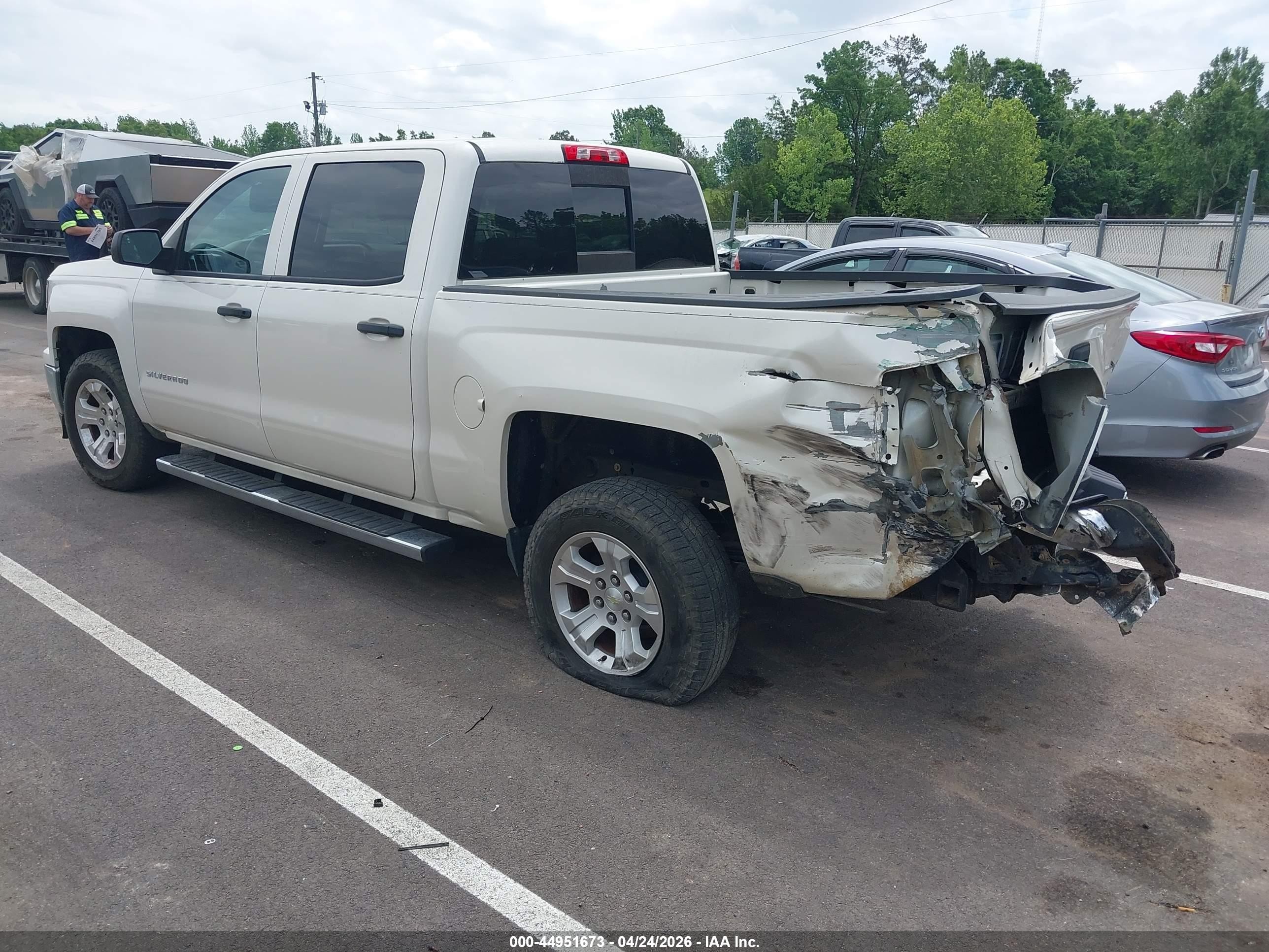 2014 Chevrolet Silverado 1500 1lt White vin: 3GCPCREC1EG519011