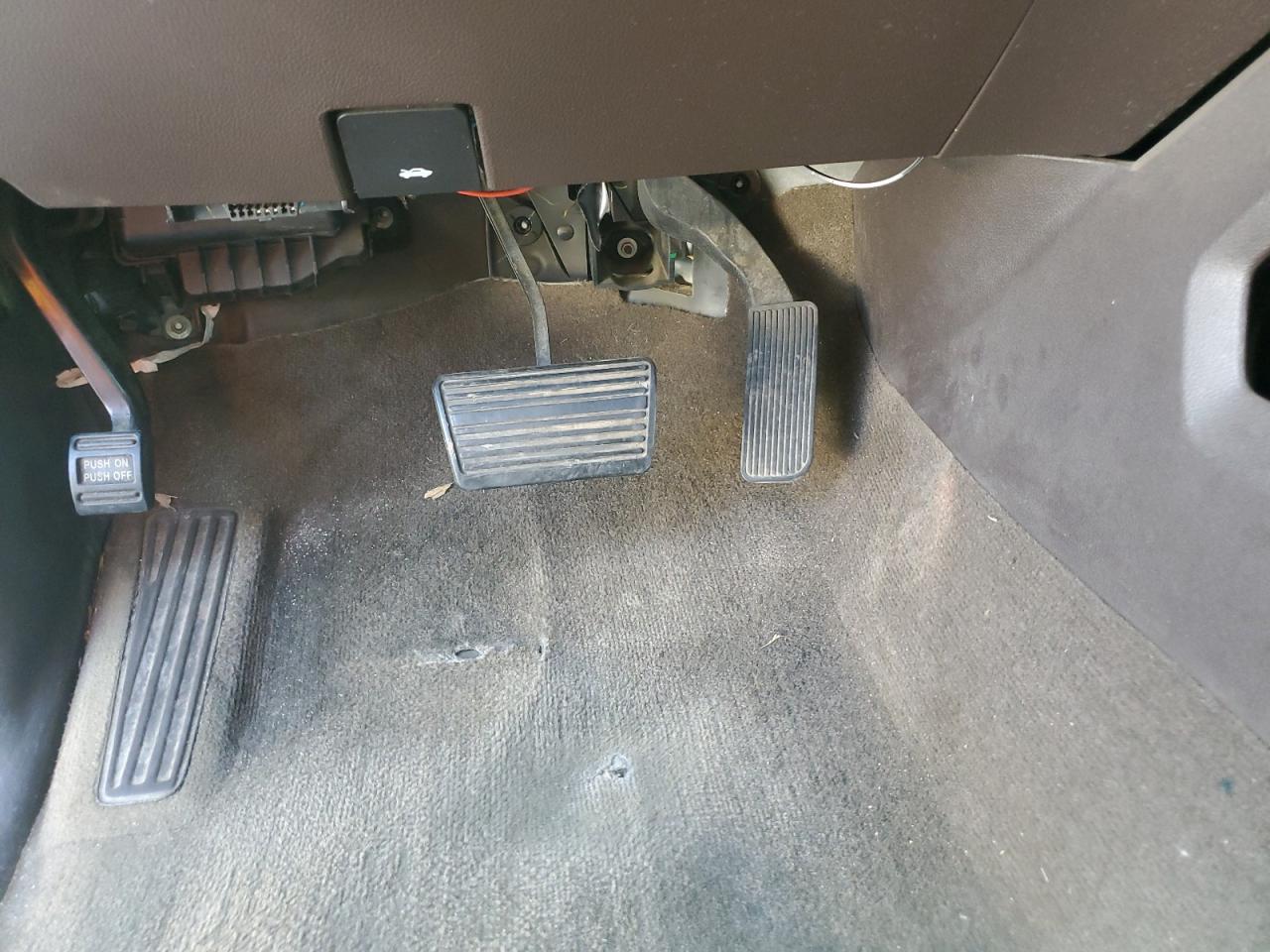 2014 Chevrolet Silverado C1500 Lt White vin: 3GCPCREC3EG556643 Damage: Left Front Carpet, Torn, 1 To 2 Inches