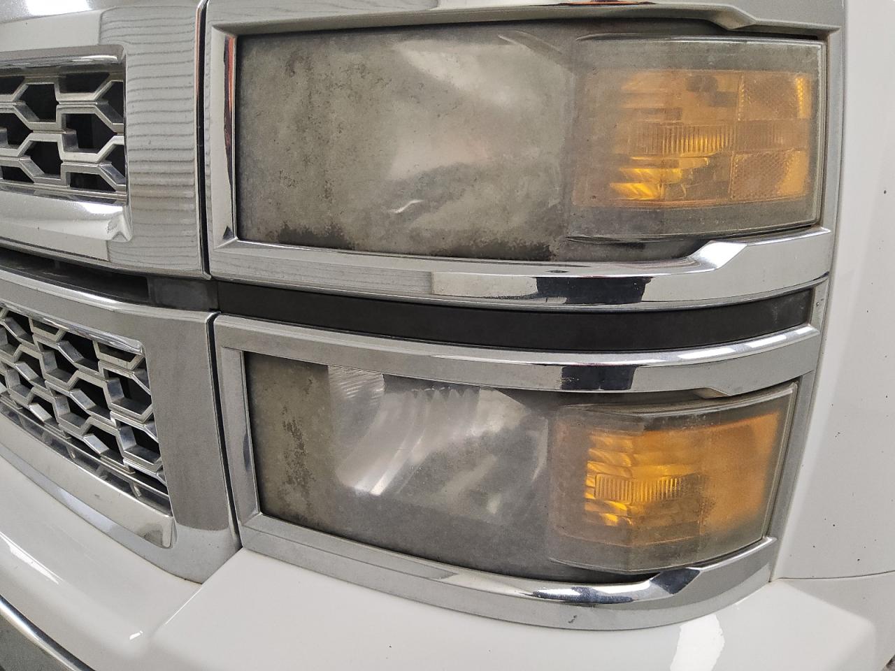 2015 Chevrolet Silverado C1500 Lt White vin: 3GCPCREC3FG527662 Damage: Left Head Lamp, Faded, Repair Required