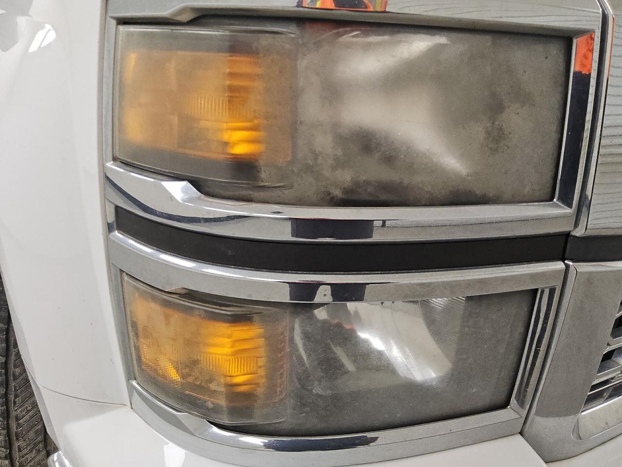 2015 Chevrolet Silverado C1500 Lt White vin: 3GCPCREC3FG527662 Damage: Right Head Lamp, Faded, Repair Required