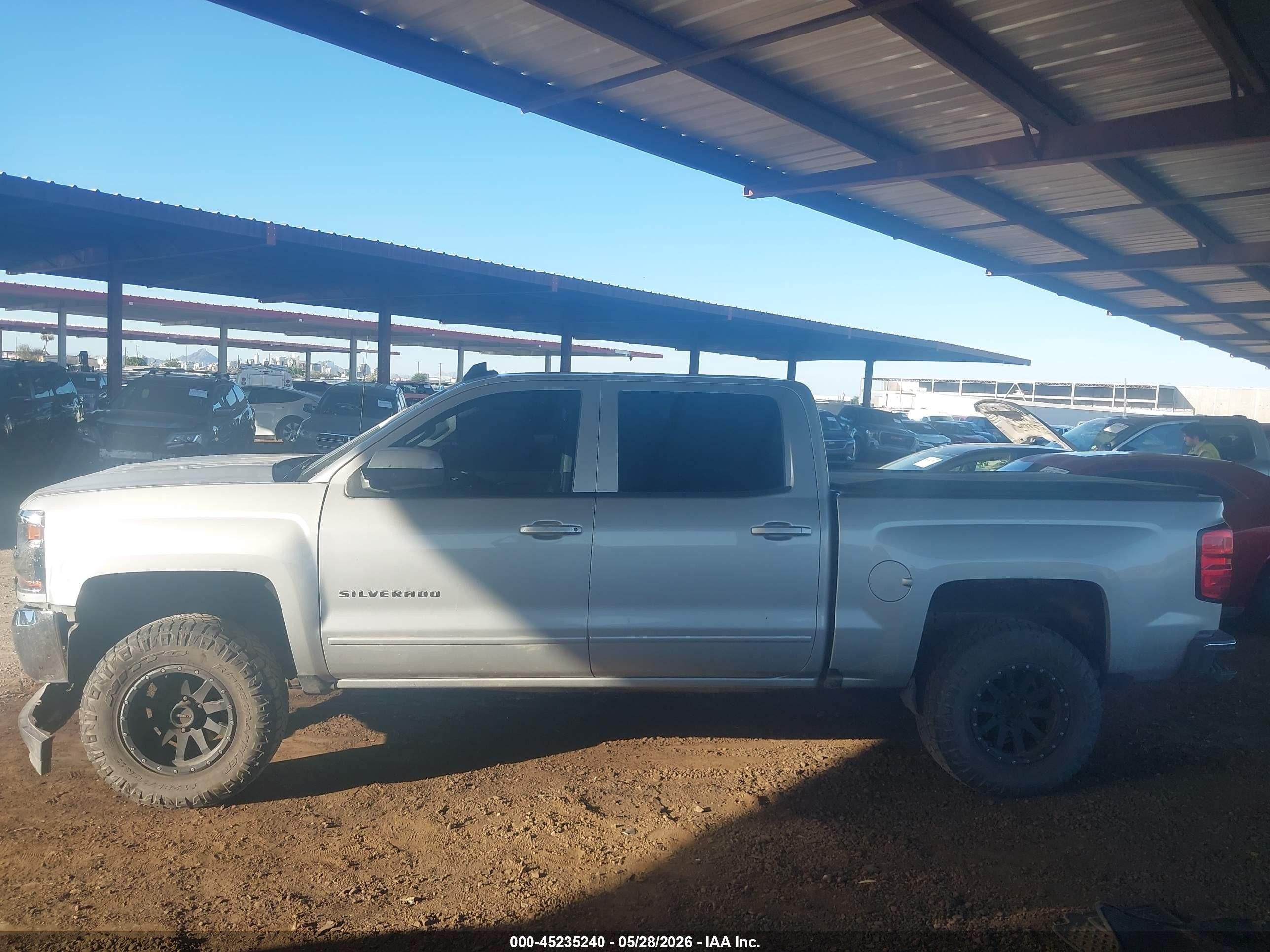 2018 Chevrolet Silverado 1500 1lt Gray vin: 3GCPCREC3JG115234