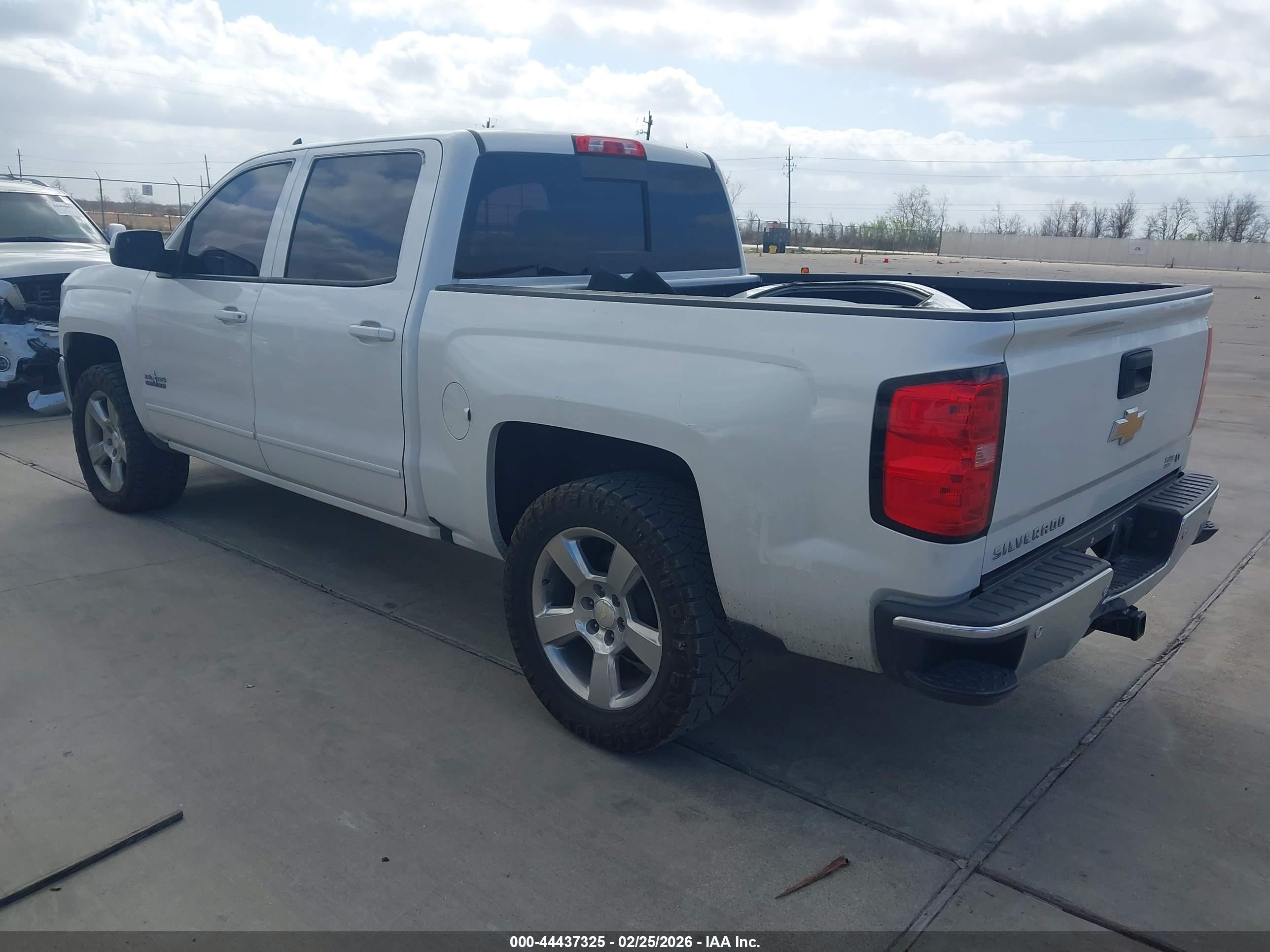 2017 Chevrolet Silverado 1500 1lt White vin: 3GCPCREC4HG448620
