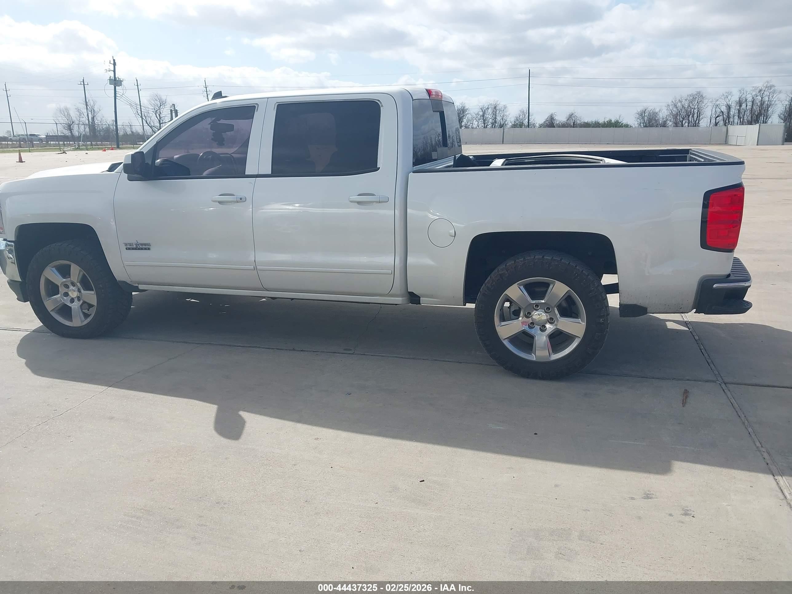2017 Chevrolet Silverado 1500 1lt White vin: 3GCPCREC4HG448620