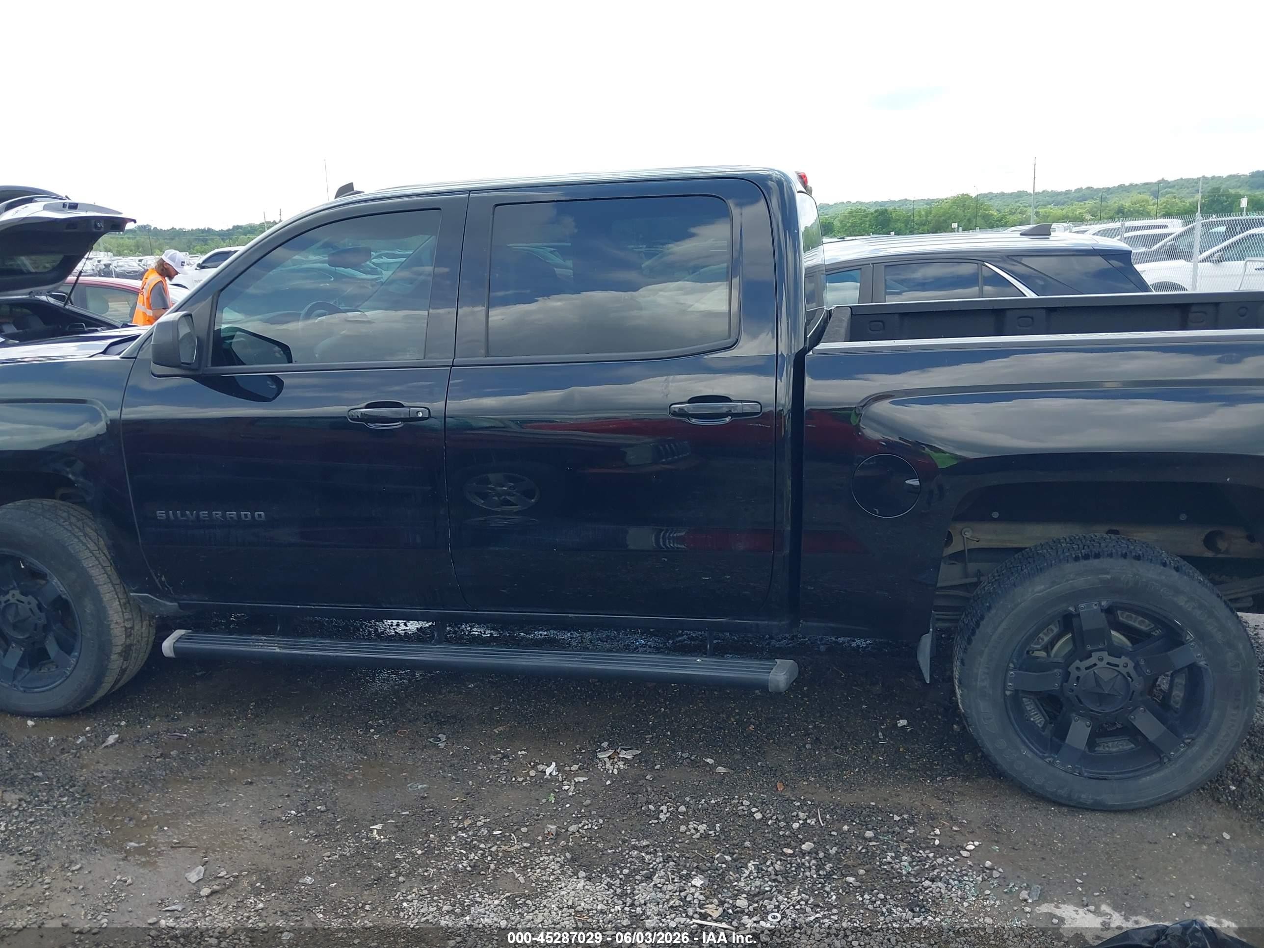 2014 Chevrolet Silverado 1500 1lt Black vin: 3GCPCREC7EG149618