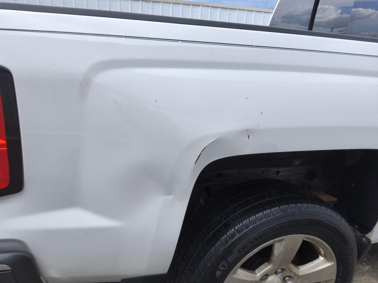 2015 Chevrolet Silverado C1500 Lt White vin: 3GCPCREC7FG232872 Damage: Right Bed Side, Dent(S) W/ Paint Dmg, 9 To 10 Inches