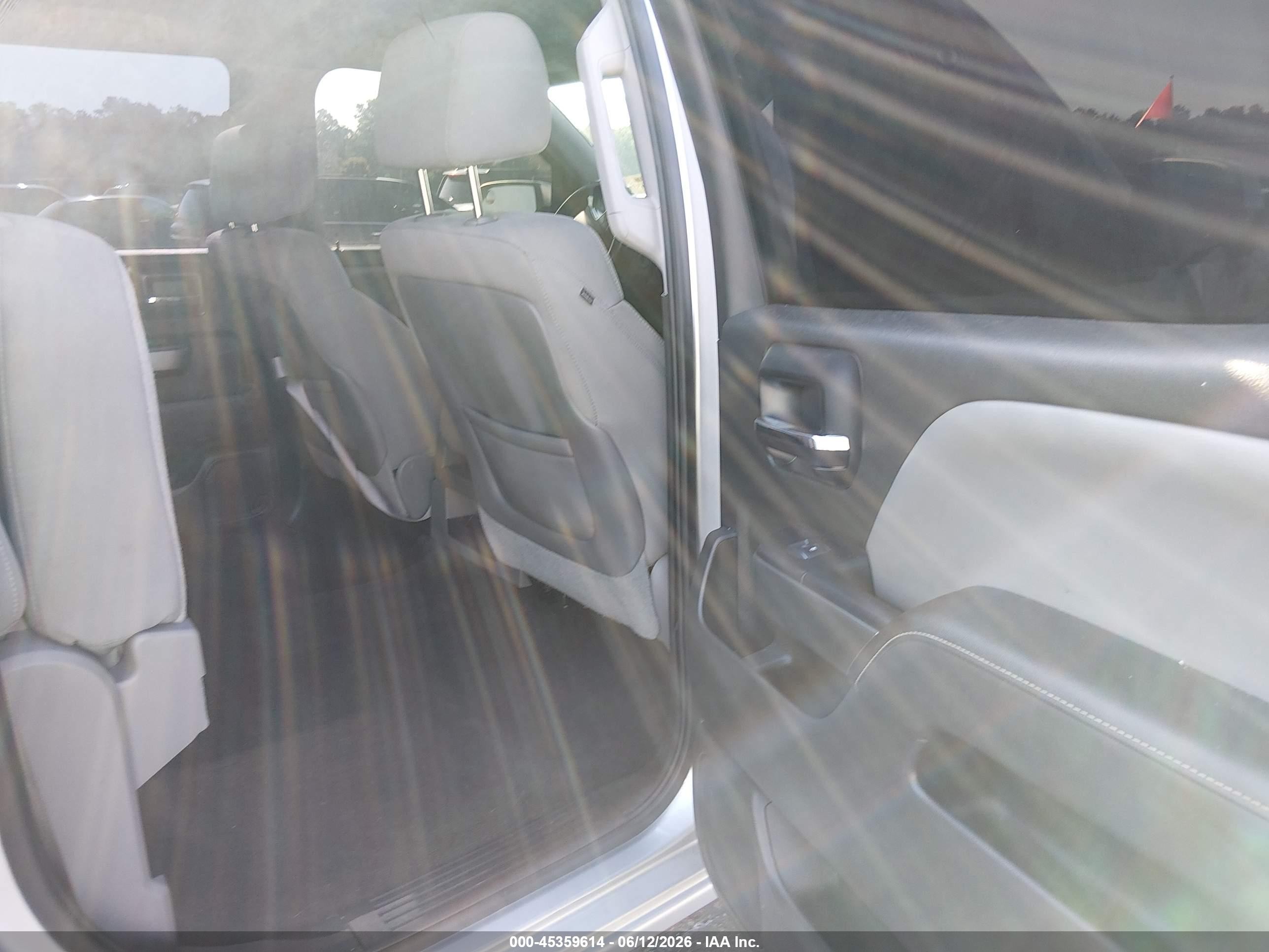 2015 Chevrolet Silverado 1500 1lt Silver vin: 3GCPCREC9FG136130