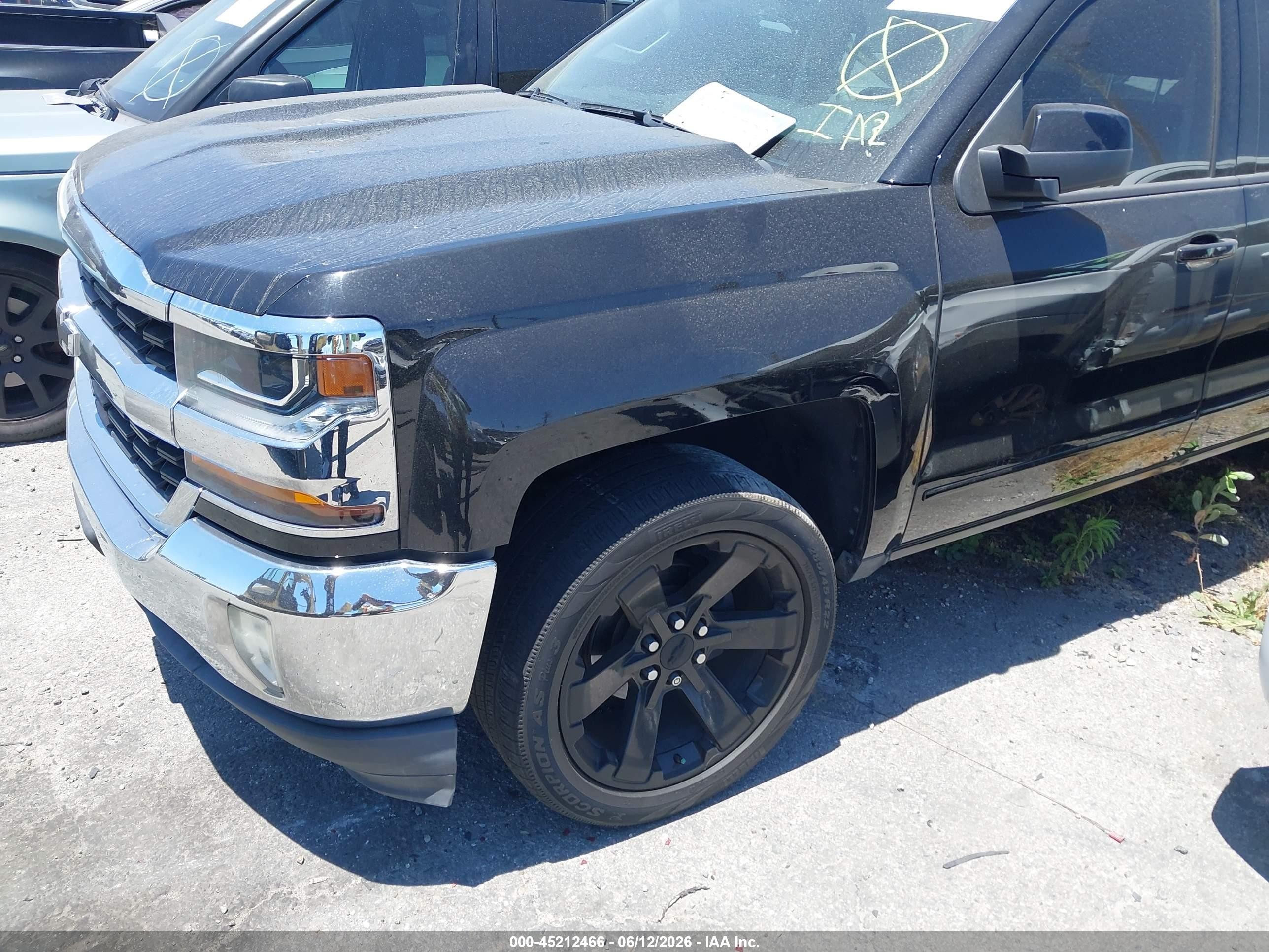 2018 Chevrolet Silverado 1500 1lt Black vin: 3GCPCREC9JG397623