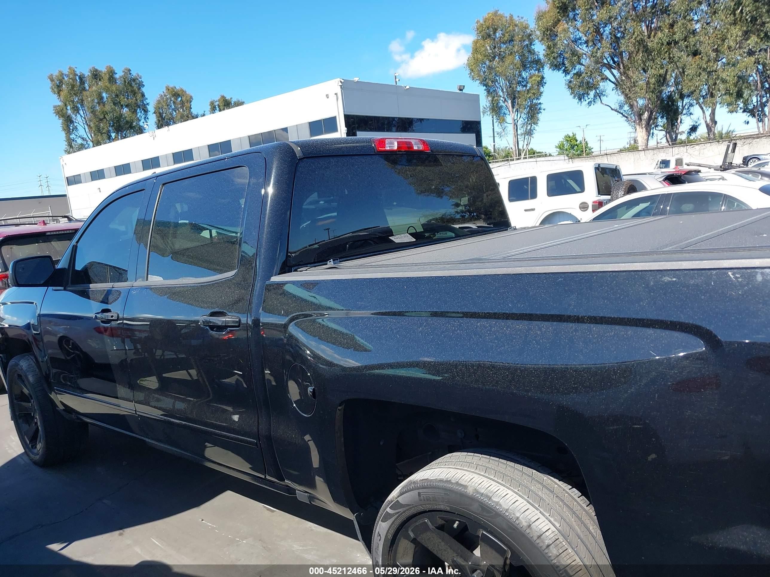 2018 Chevrolet Silverado 1500 1lt Black vin: 3GCPCREC9JG397623