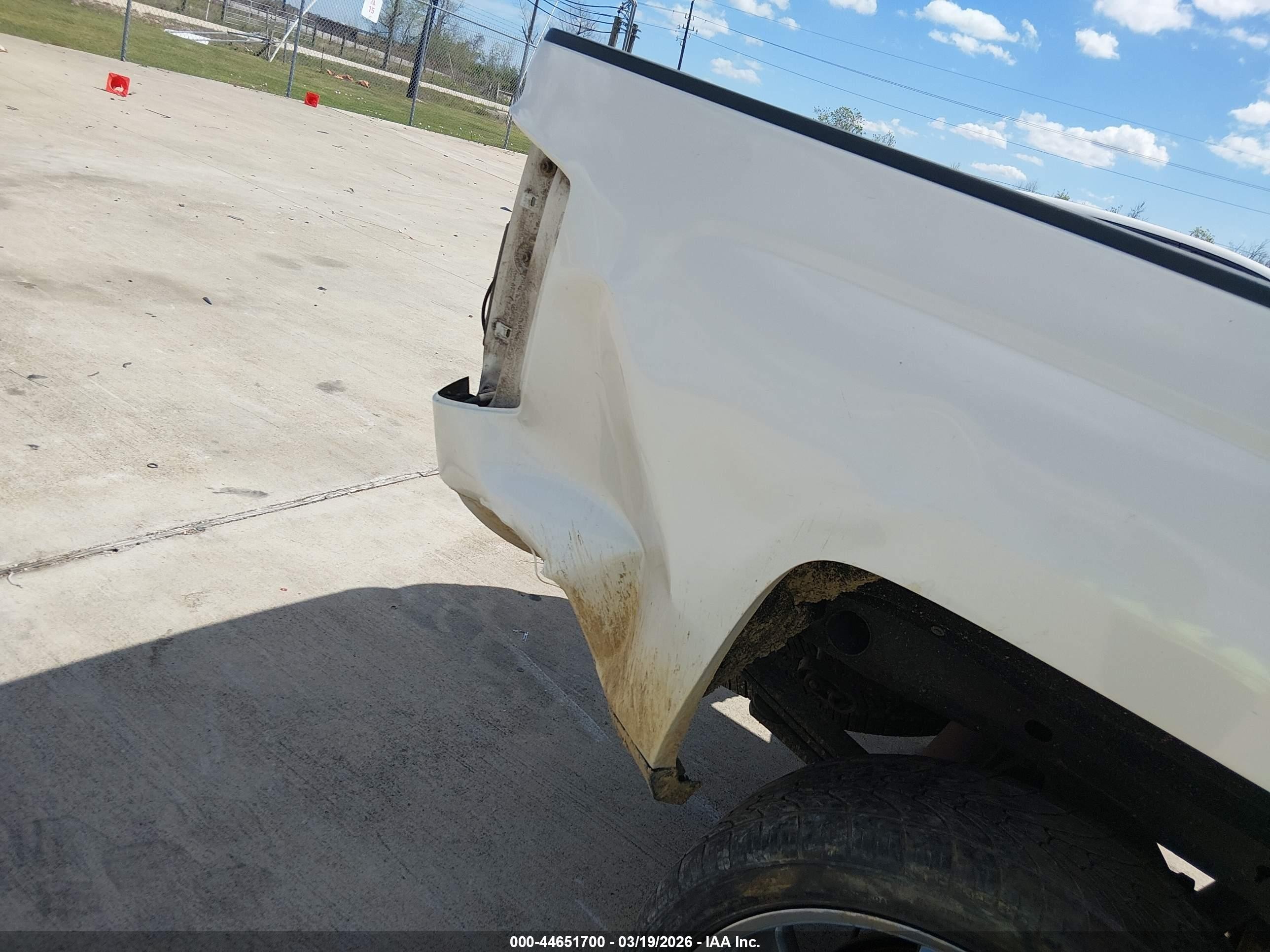 2015 Chevrolet Silverado 1500 1lt White vin: 3GCPCRECXFG249830