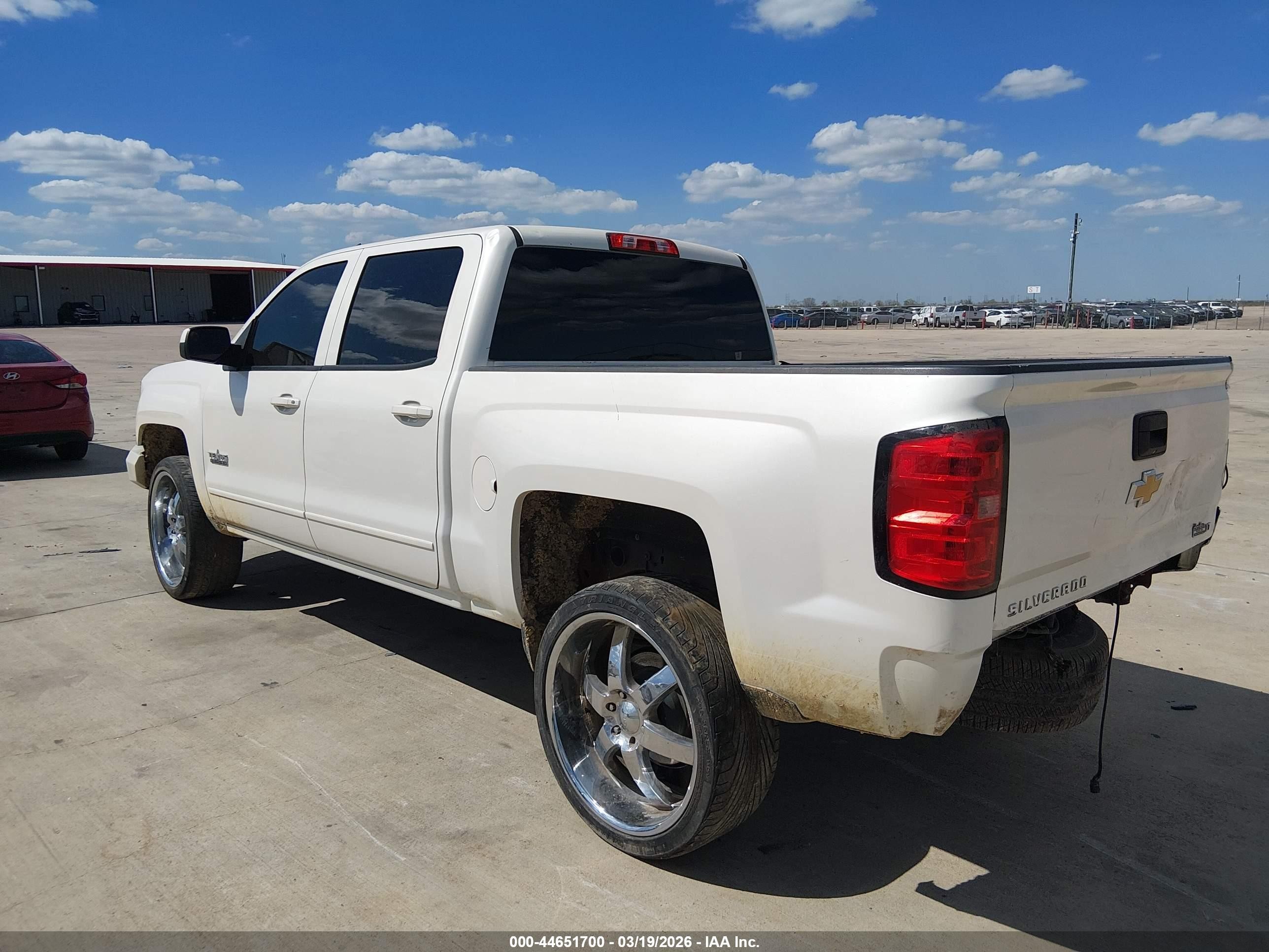 2015 Chevrolet Silverado 1500 1lt White vin: 3GCPCRECXFG249830