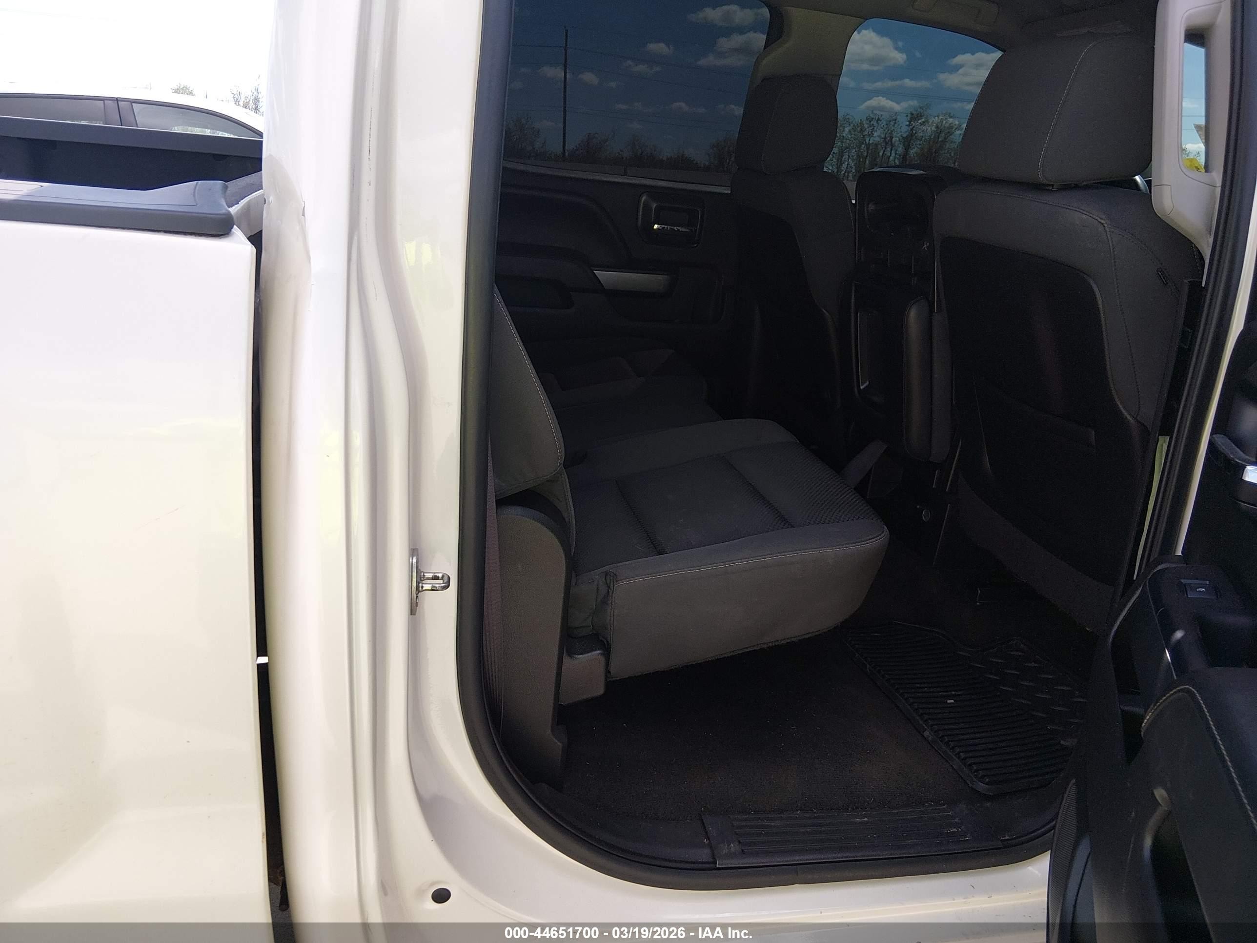 2015 Chevrolet Silverado 1500 1lt White vin: 3GCPCRECXFG249830
