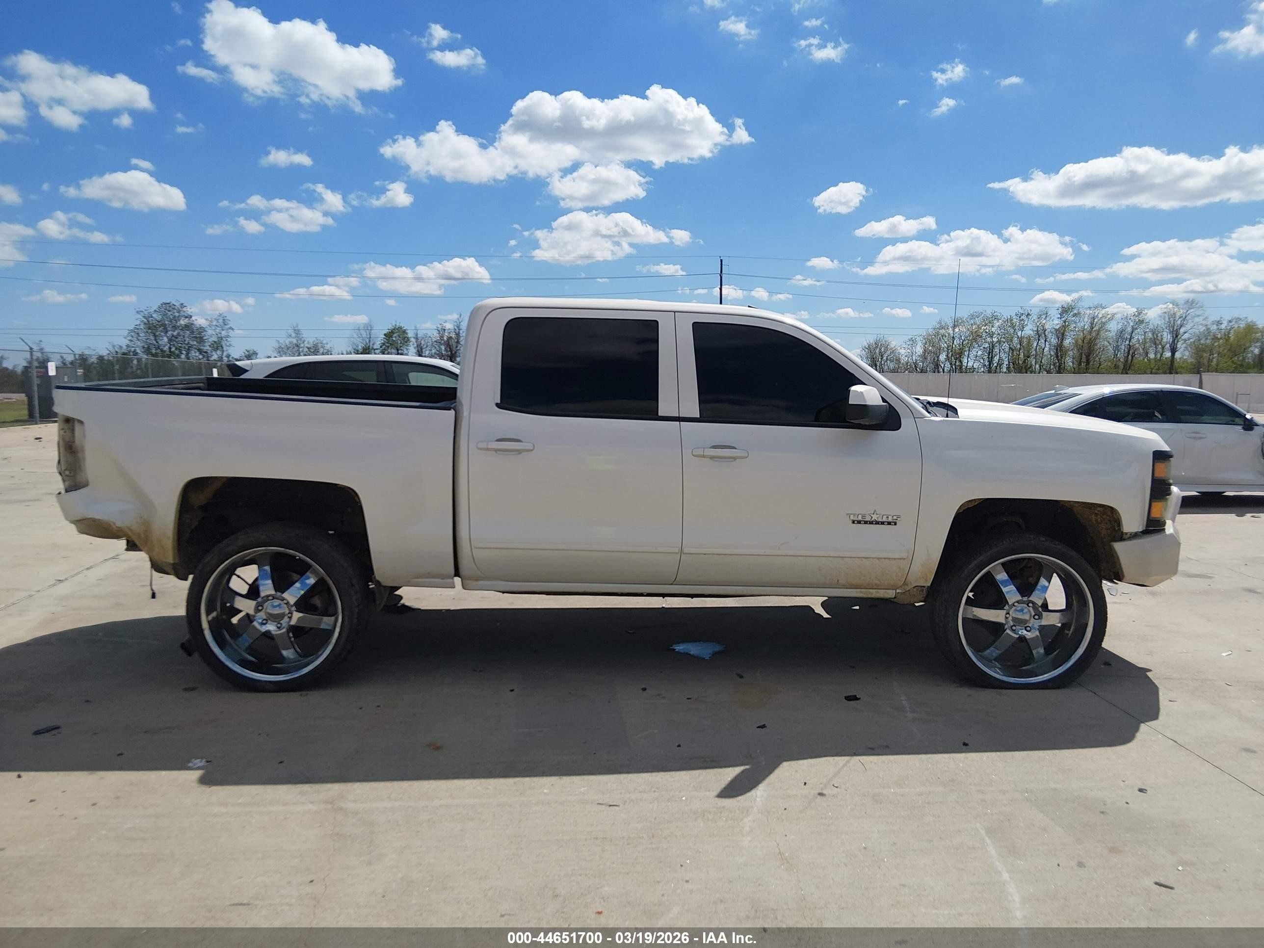 2015 Chevrolet Silverado 1500 1lt White vin: 3GCPCRECXFG249830