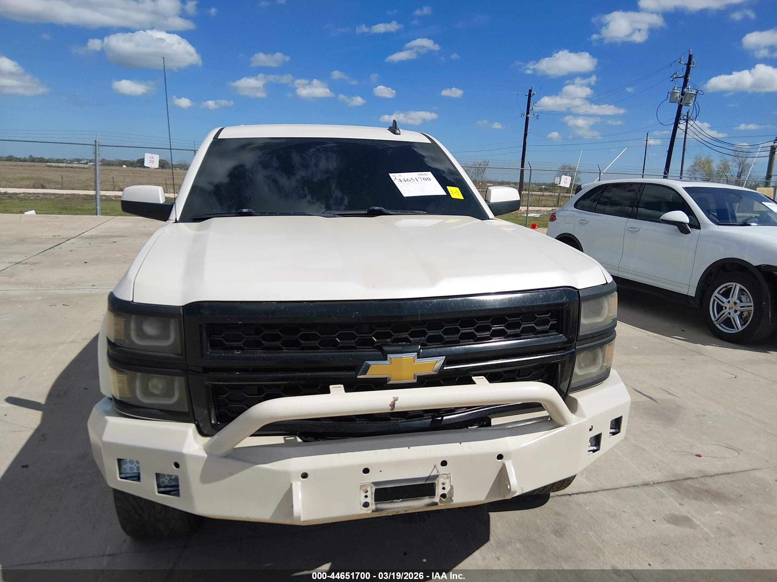 2015 Chevrolet Silverado 1500 1lt White vin: 3GCPCRECXFG249830
