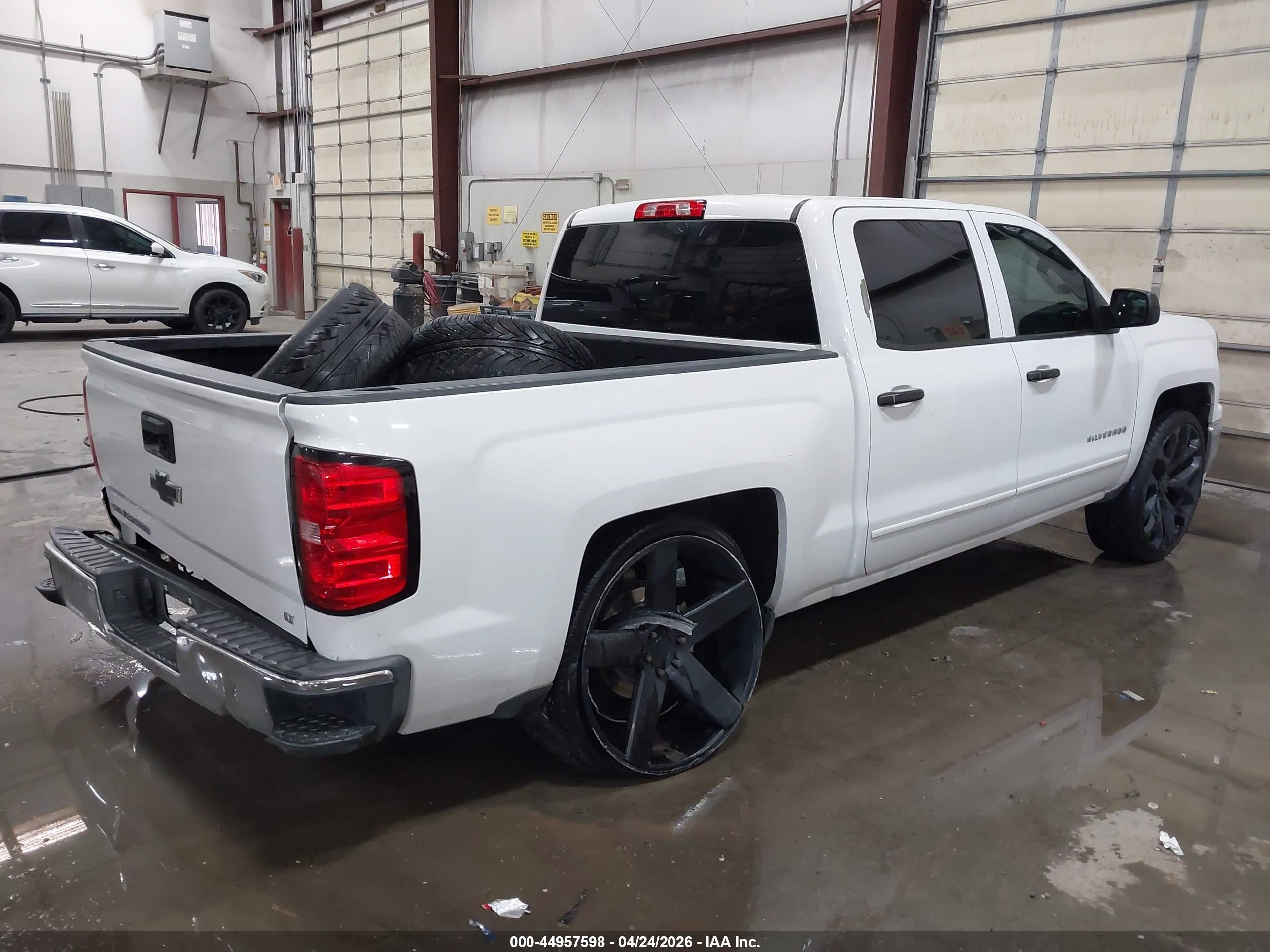2015 Chevrolet Silverado 1500 1lt White vin: 3GCPCRECXFG490044