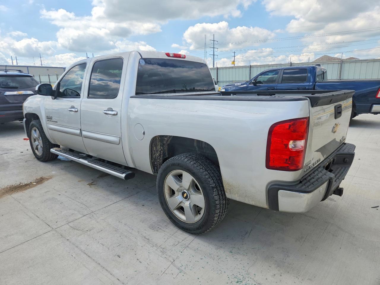 2011 Chevrolet Silverado C1500 Lt Silver vin: 3GCPCSE00BG300744
