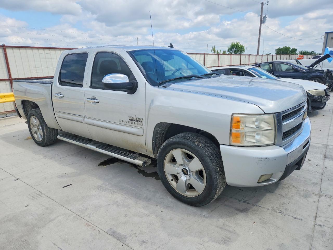 2011 Chevrolet Silverado C1500 Lt Silver vin: 3GCPCSE00BG300744