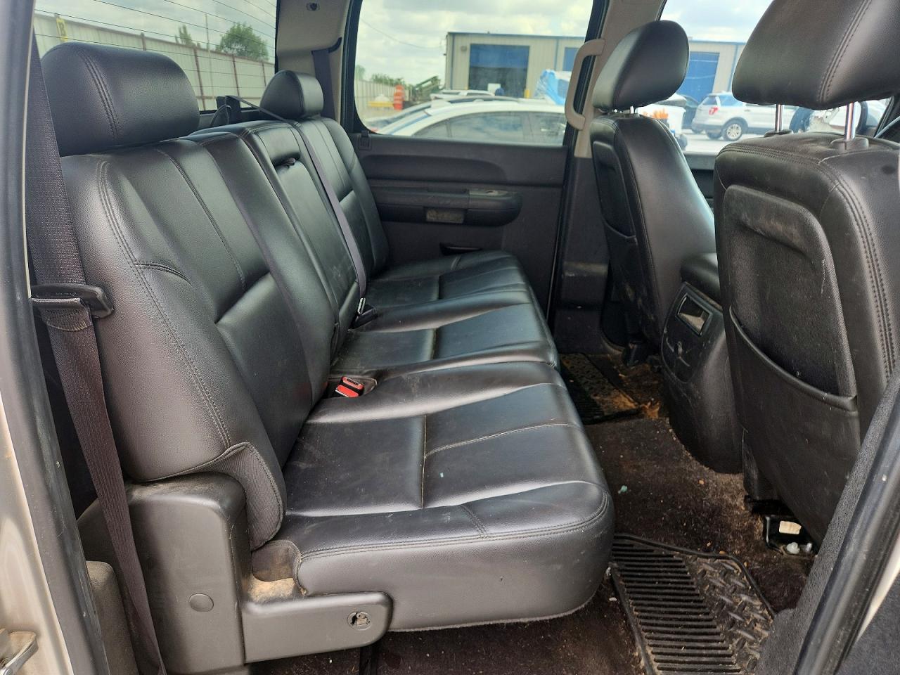 2011 Chevrolet Silverado C1500 Lt Silver vin: 3GCPCSE00BG300744