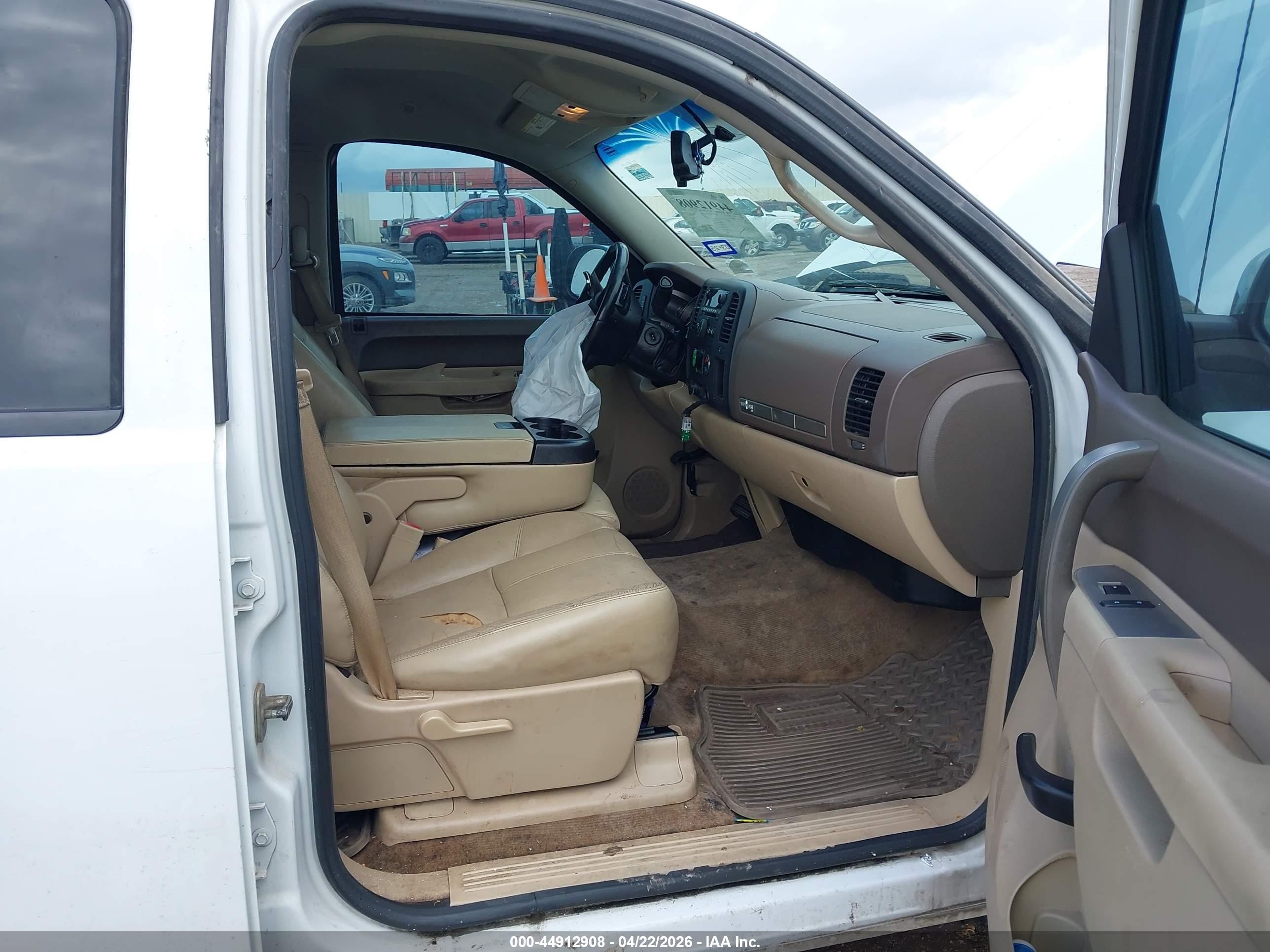 2013 Chevrolet Silverado 1500 Lt White vin: 3GCPCSE00DG243206