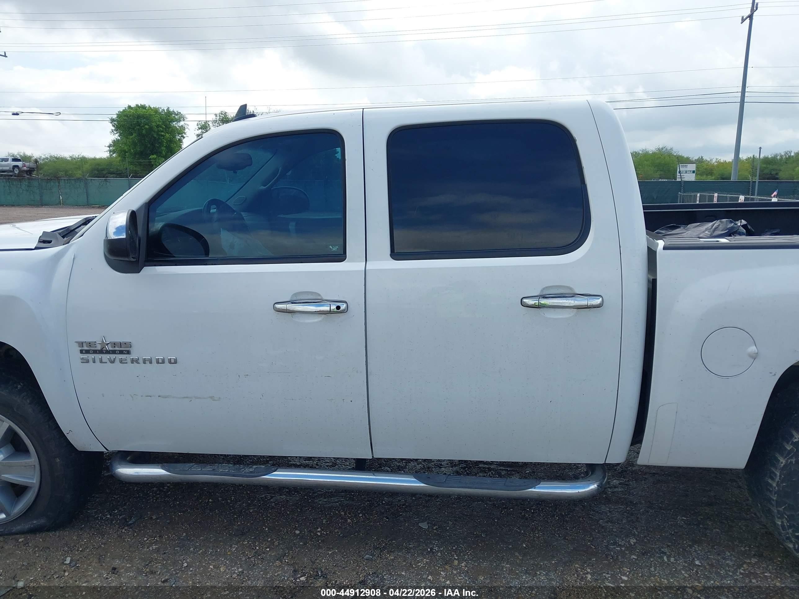 2013 Chevrolet Silverado 1500 Lt White vin: 3GCPCSE00DG243206
