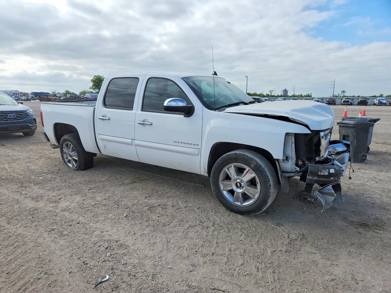 2012 Chevrolet Silverado C1500 Lt White vin: 3GCPCSE01CG262636