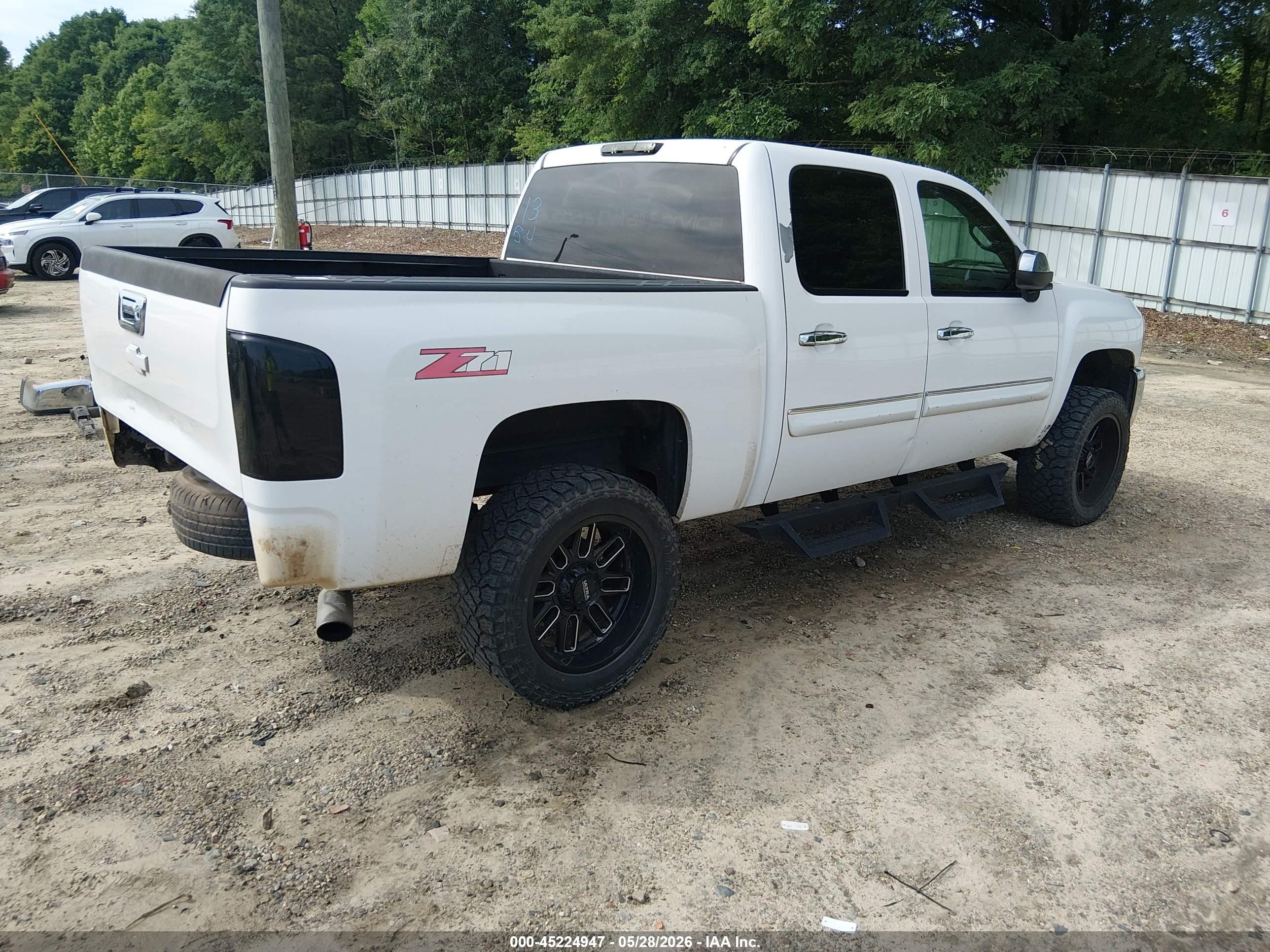 2011 Chevrolet Silverado 1500 Lt White vin: 3GCPCSE02BG388518