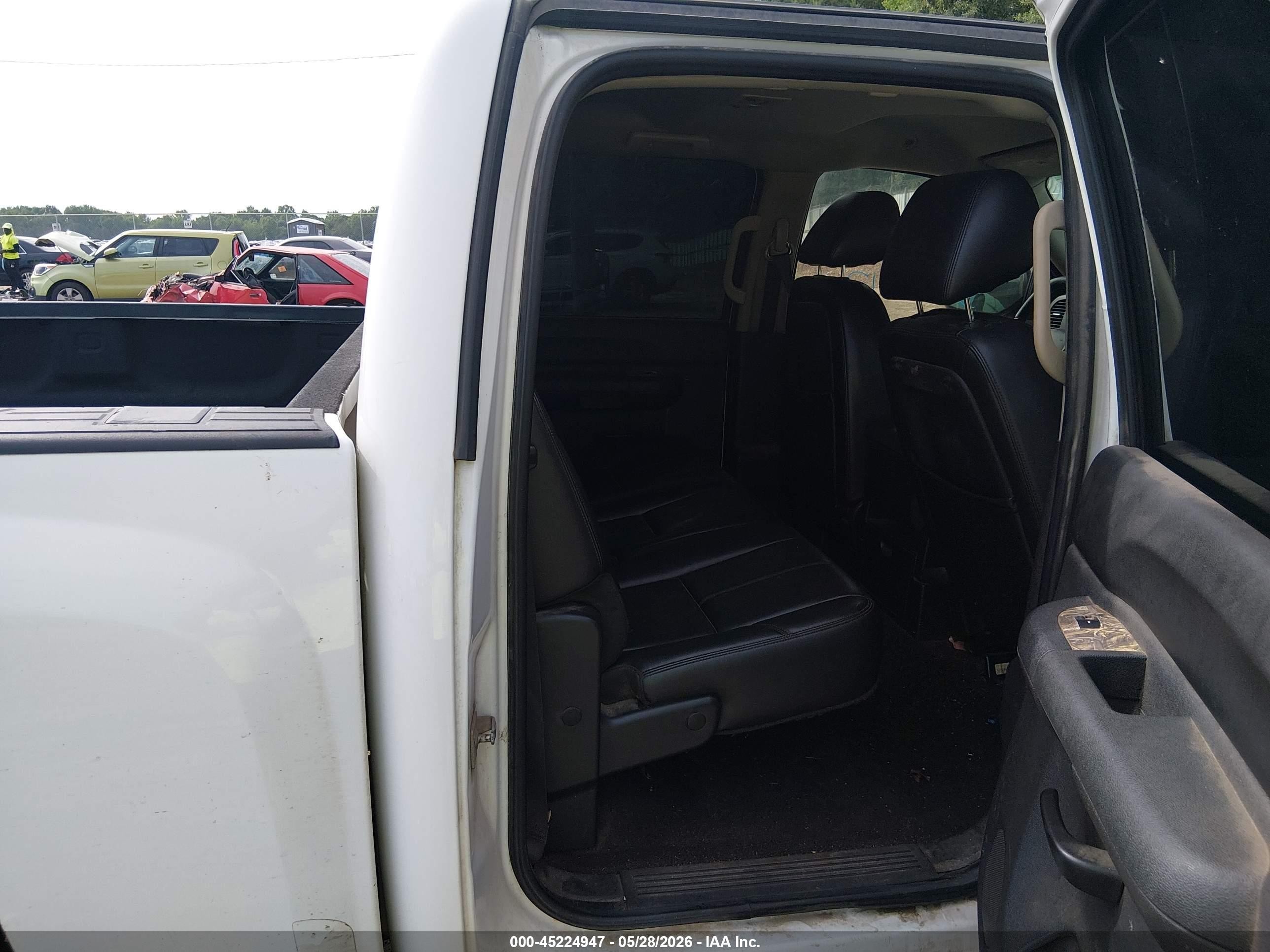 2011 Chevrolet Silverado 1500 Lt White vin: 3GCPCSE02BG388518