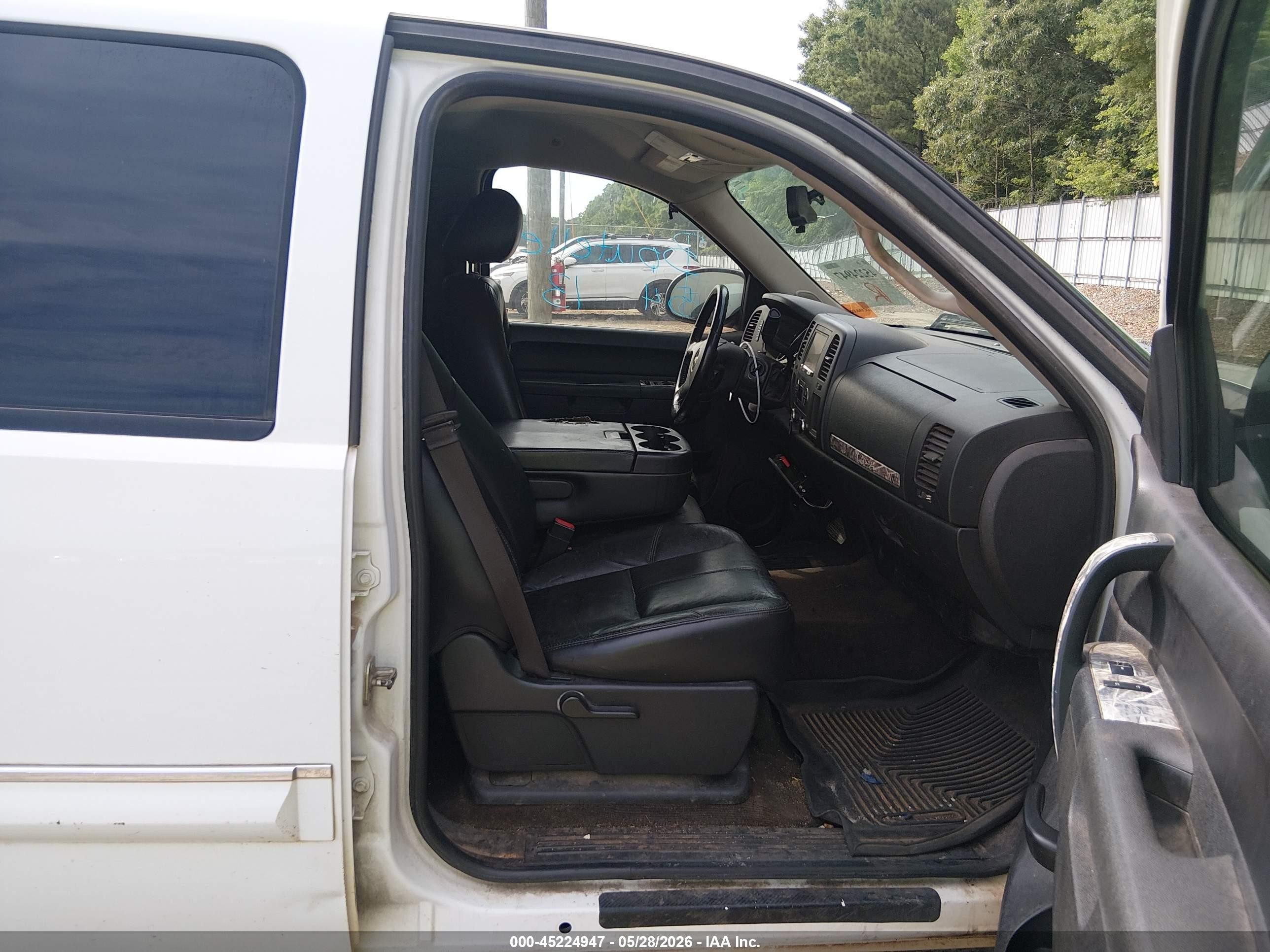 2011 Chevrolet Silverado 1500 Lt White vin: 3GCPCSE02BG388518