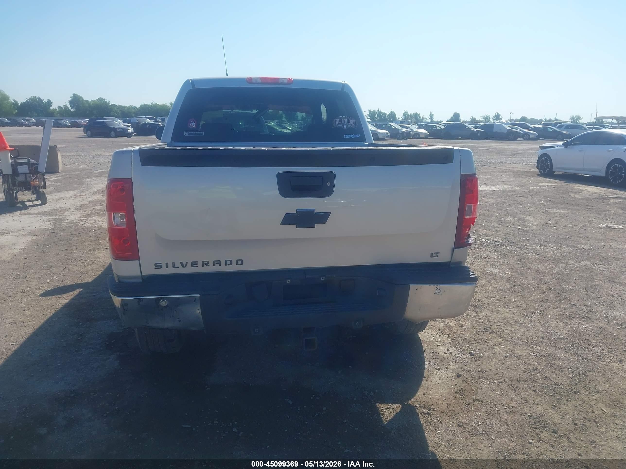 2011 Chevrolet Silverado 1500 Lt Серебряный vin: 3GCPCSE03BG326187