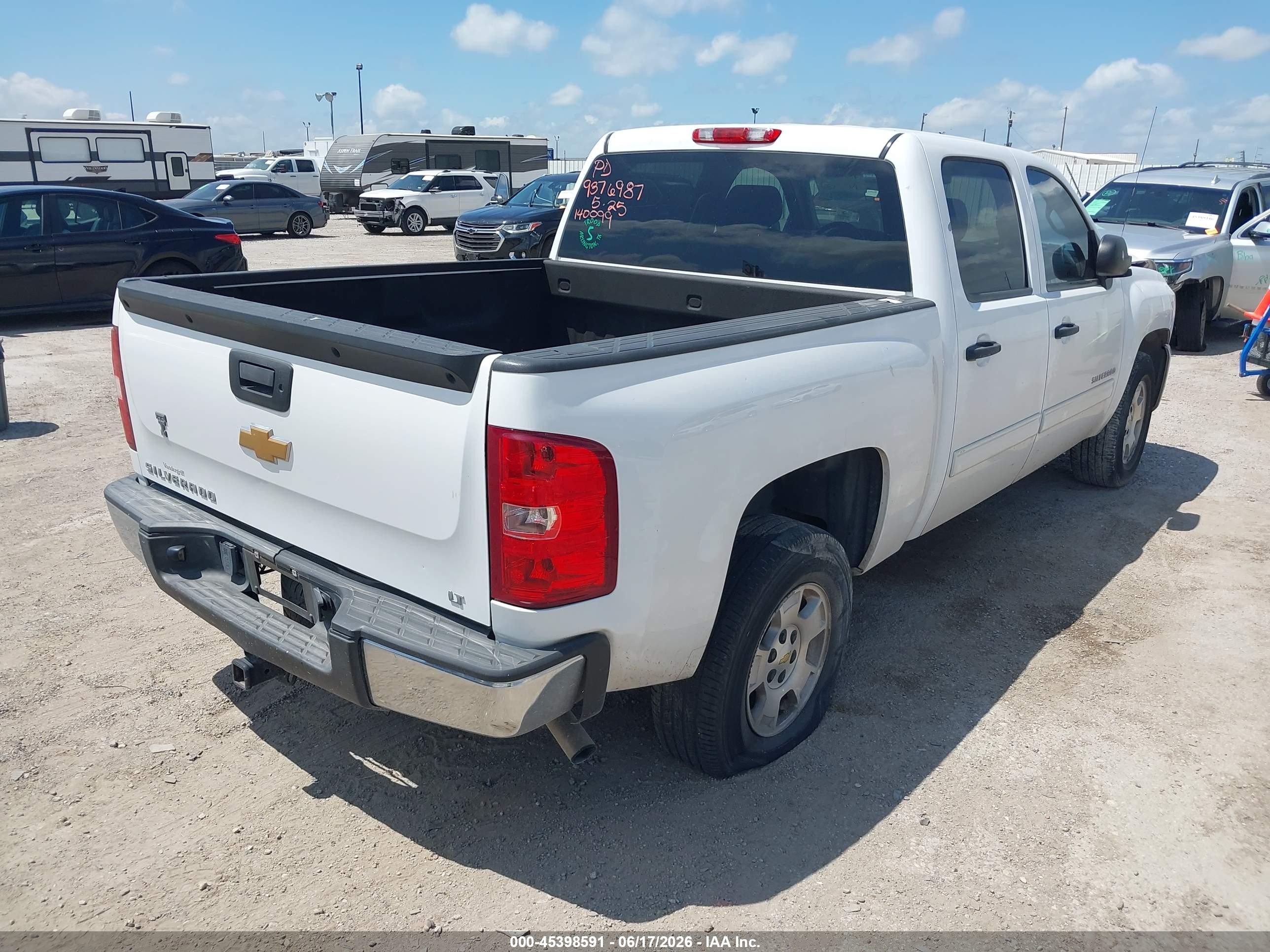 2013 Chevrolet Silverado 1500 Lt White vin: 3GCPCSE03DG140099