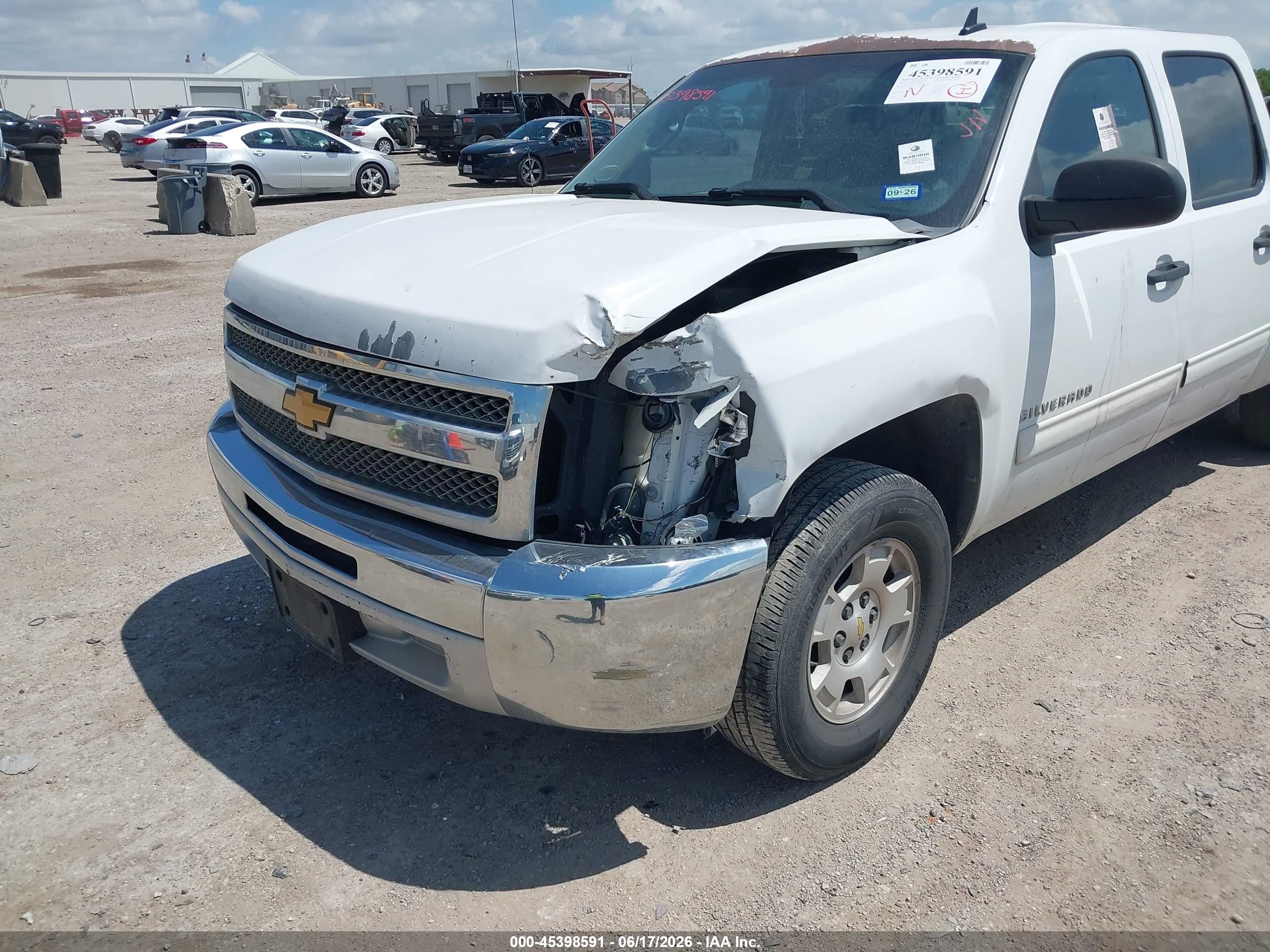 2013 Chevrolet Silverado 1500 Lt White vin: 3GCPCSE03DG140099