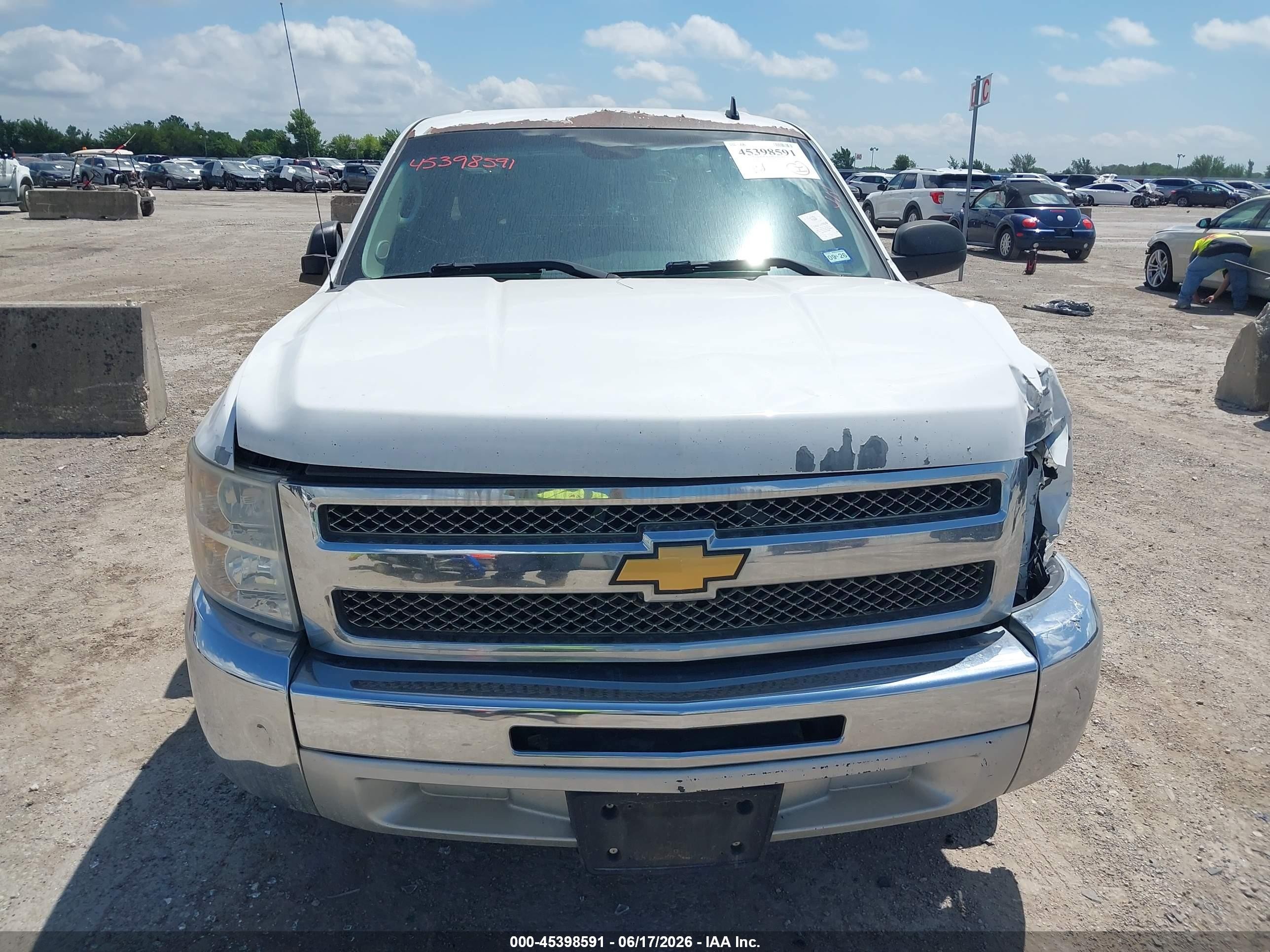 2013 Chevrolet Silverado 1500 Lt White vin: 3GCPCSE03DG140099