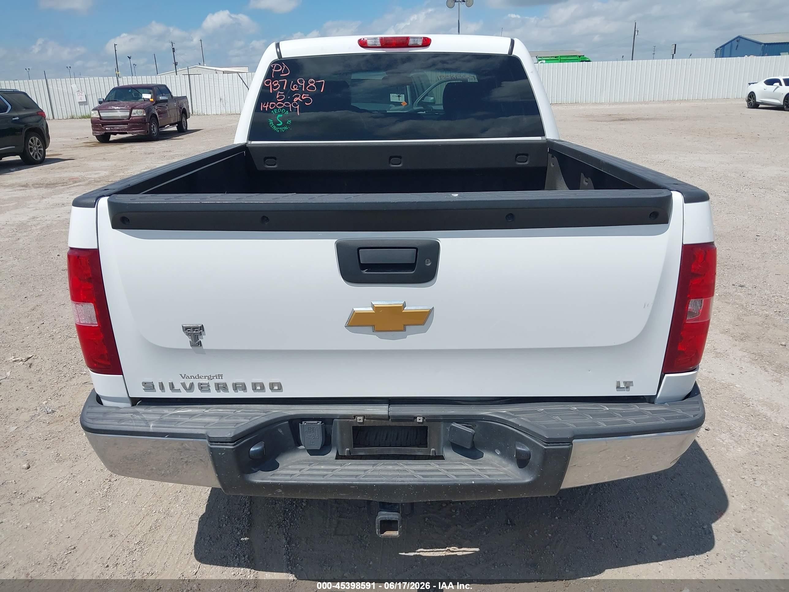 2013 Chevrolet Silverado 1500 Lt White vin: 3GCPCSE03DG140099