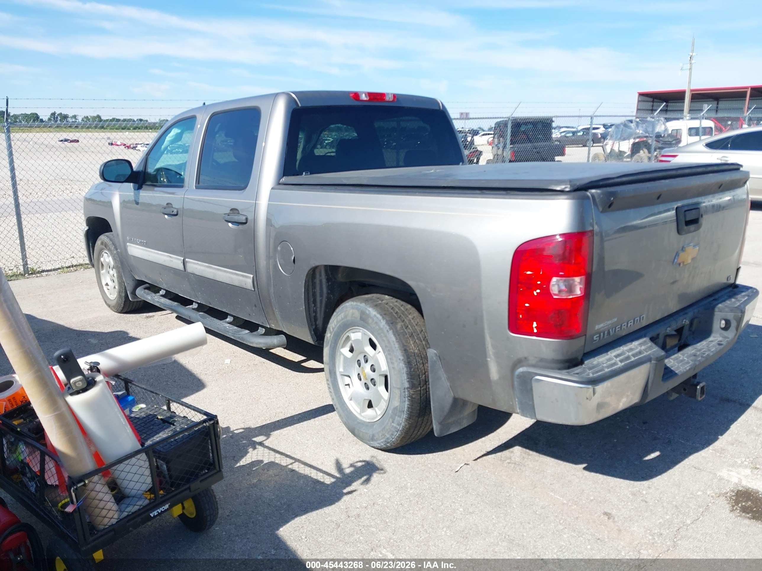 2013 Chevrolet Silverado 1500 Lt Gray vin: 3GCPCSE03DG190081