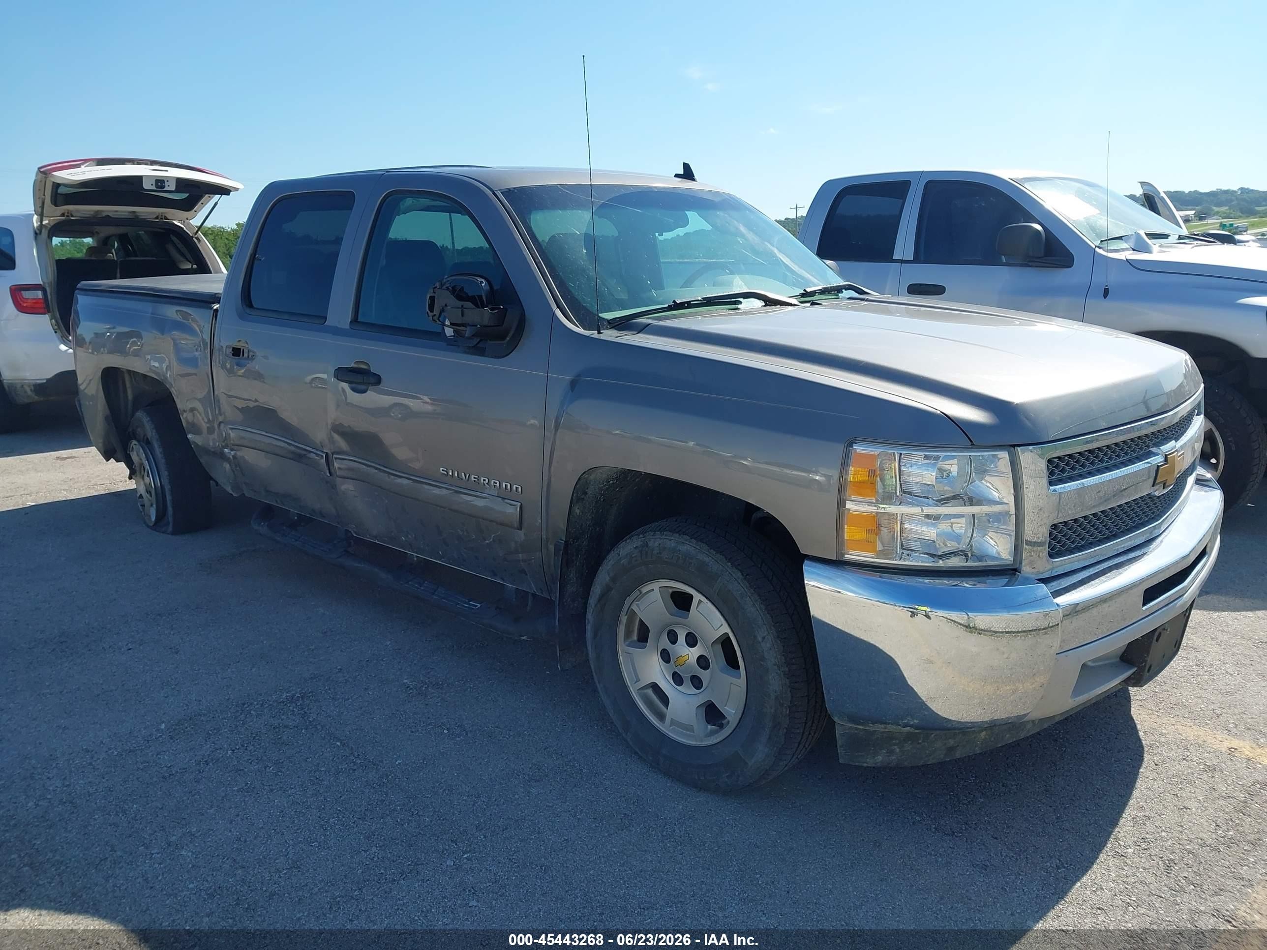 2013 Chevrolet Silverado 1500 Lt Серый vin: 3GCPCSE03DG190081