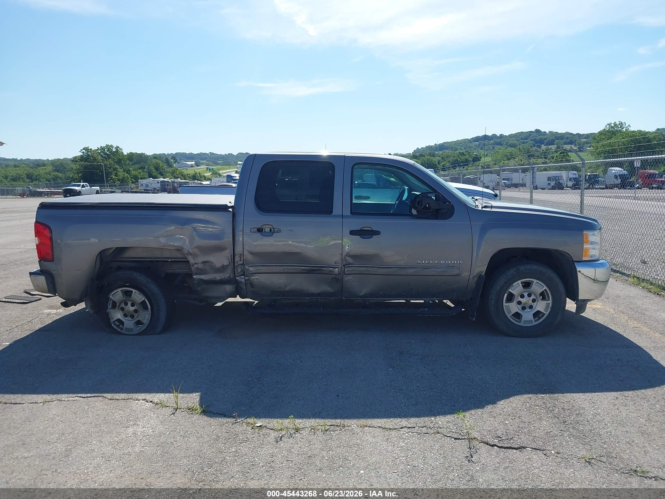 2013 Chevrolet Silverado 1500 Lt Gray vin: 3GCPCSE03DG190081