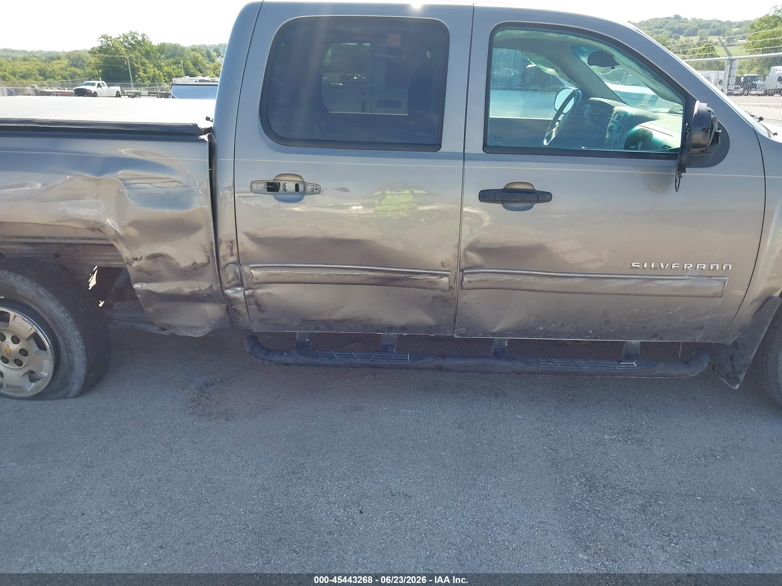 2013 Chevrolet Silverado 1500 Lt Gray vin: 3GCPCSE03DG190081
