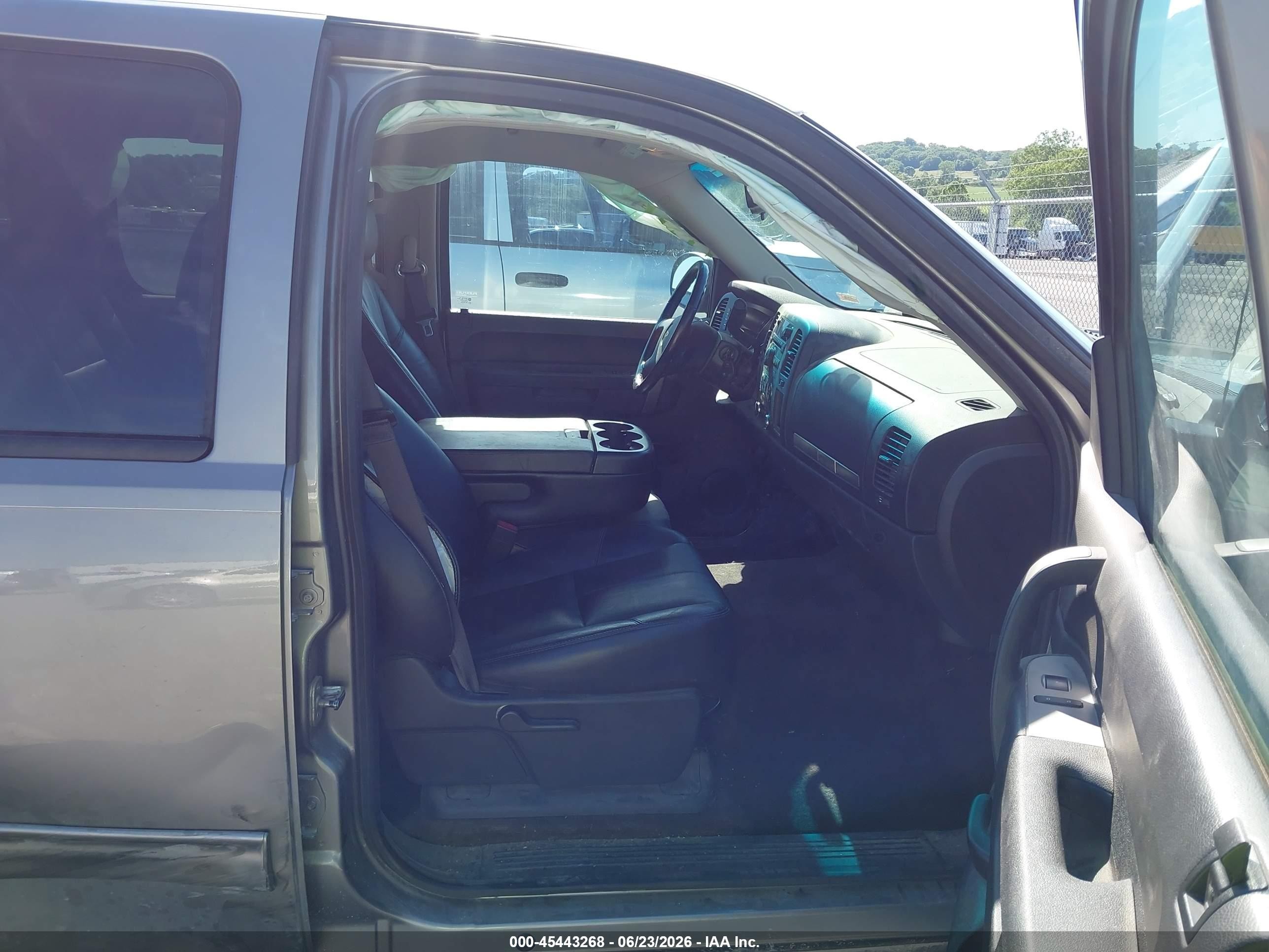 2013 Chevrolet Silverado 1500 Lt Gray vin: 3GCPCSE03DG190081