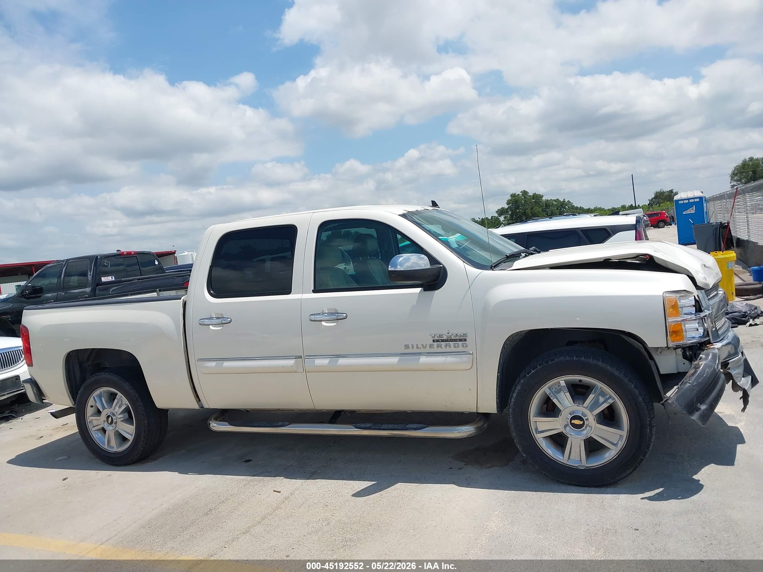 2013 Chevrolet Silverado 1500 Lt White vin: 3GCPCSE03DG350525