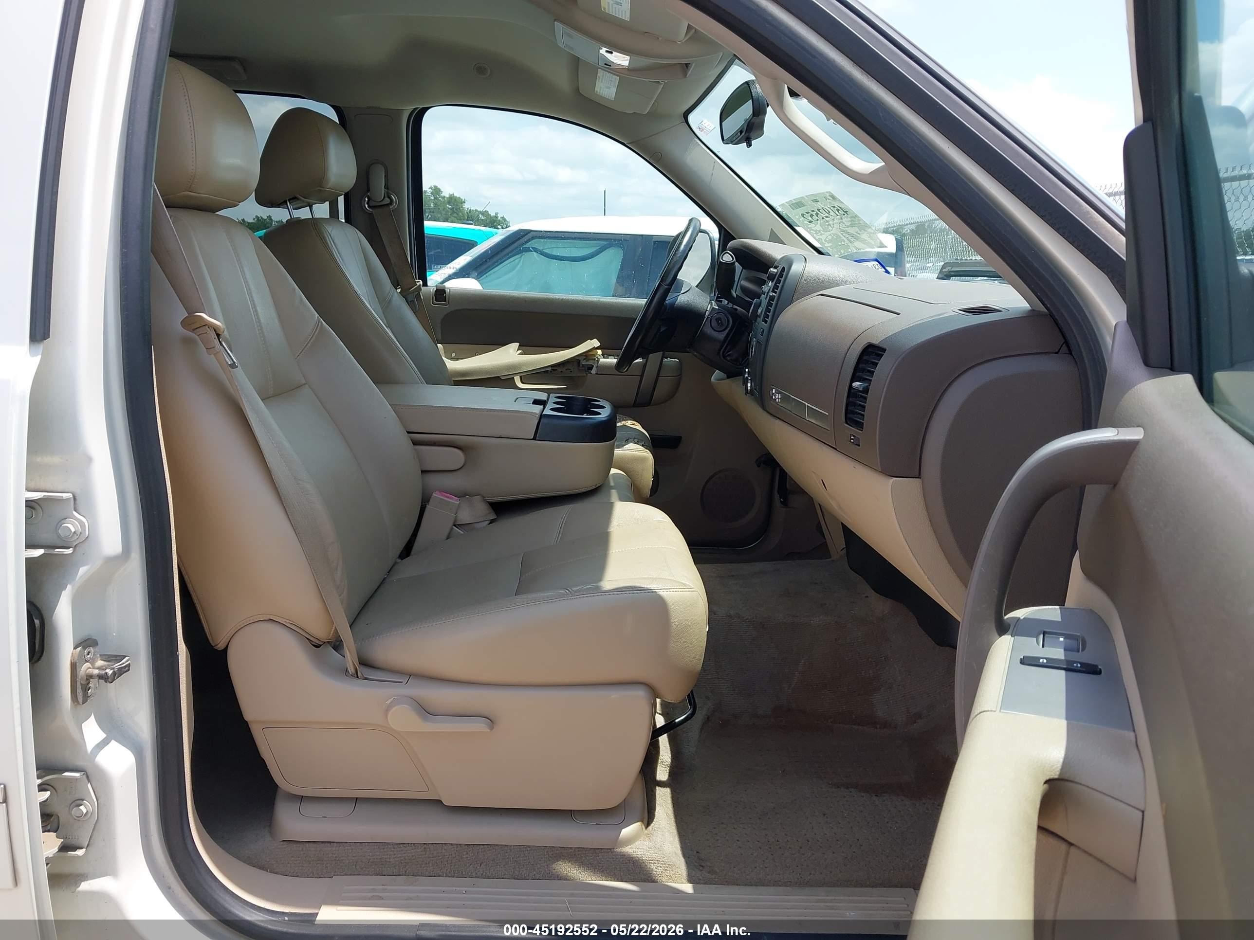 2013 Chevrolet Silverado 1500 Lt White vin: 3GCPCSE03DG350525