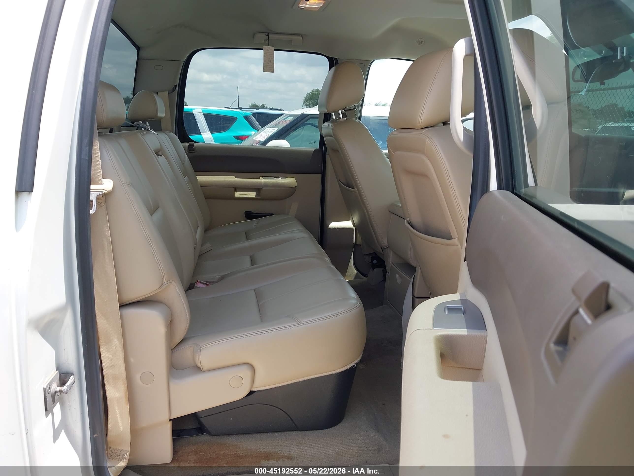 2013 Chevrolet Silverado 1500 Lt White vin: 3GCPCSE03DG350525