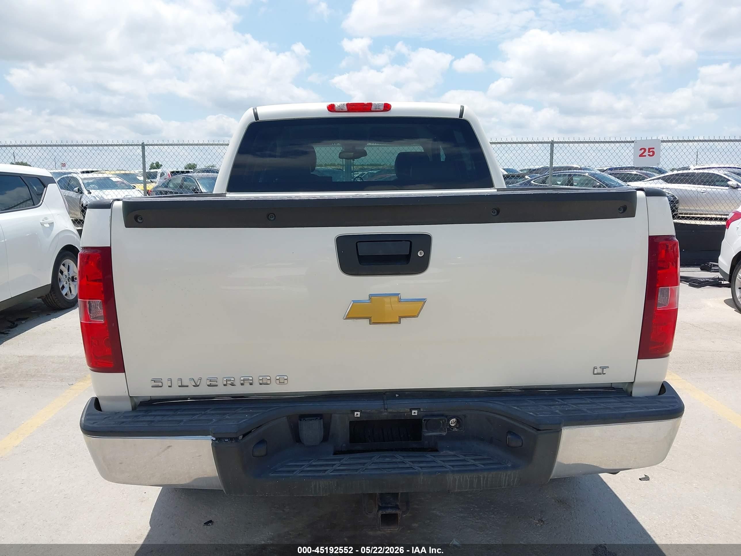 2013 Chevrolet Silverado 1500 Lt White vin: 3GCPCSE03DG350525