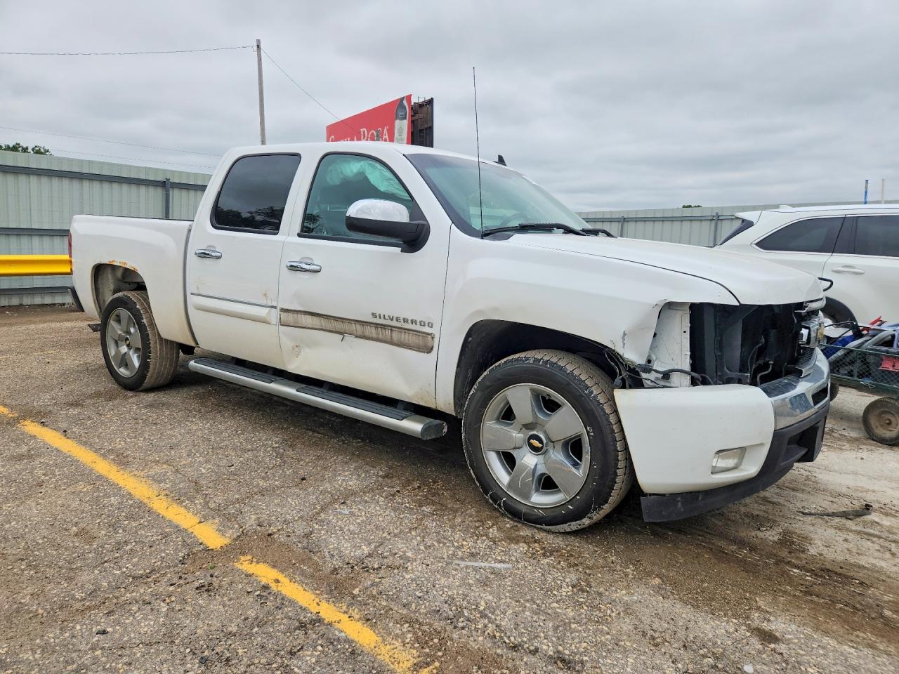 2011 Chevrolet Silverado C1500 Lt White vin: 3GCPCSE04BG166689
