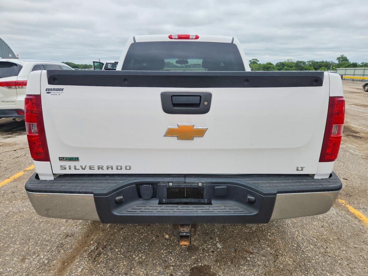 2011 Chevrolet Silverado C1500 Lt White vin: 3GCPCSE04BG166689