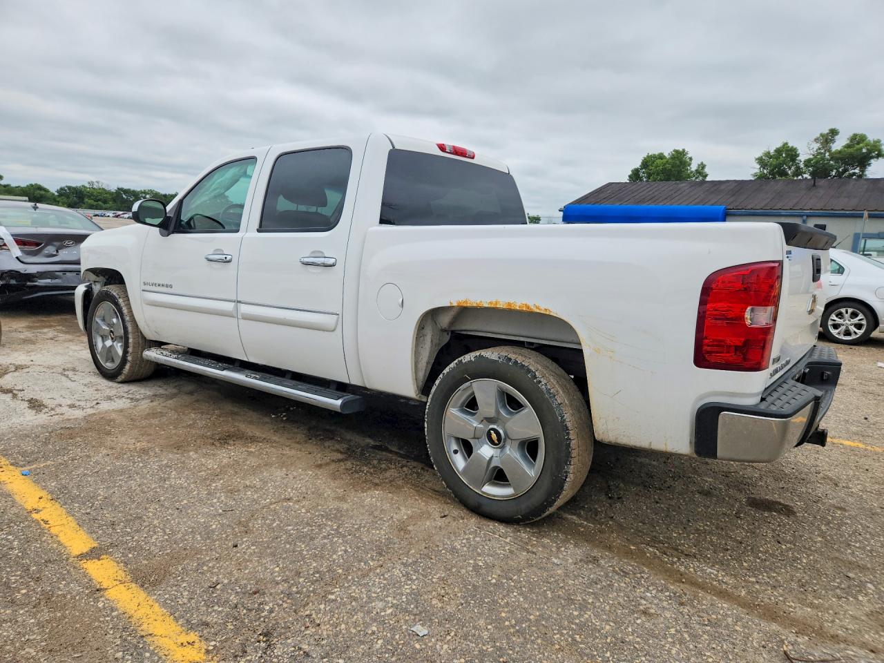 2011 Chevrolet Silverado C1500 Lt White vin: 3GCPCSE04BG166689