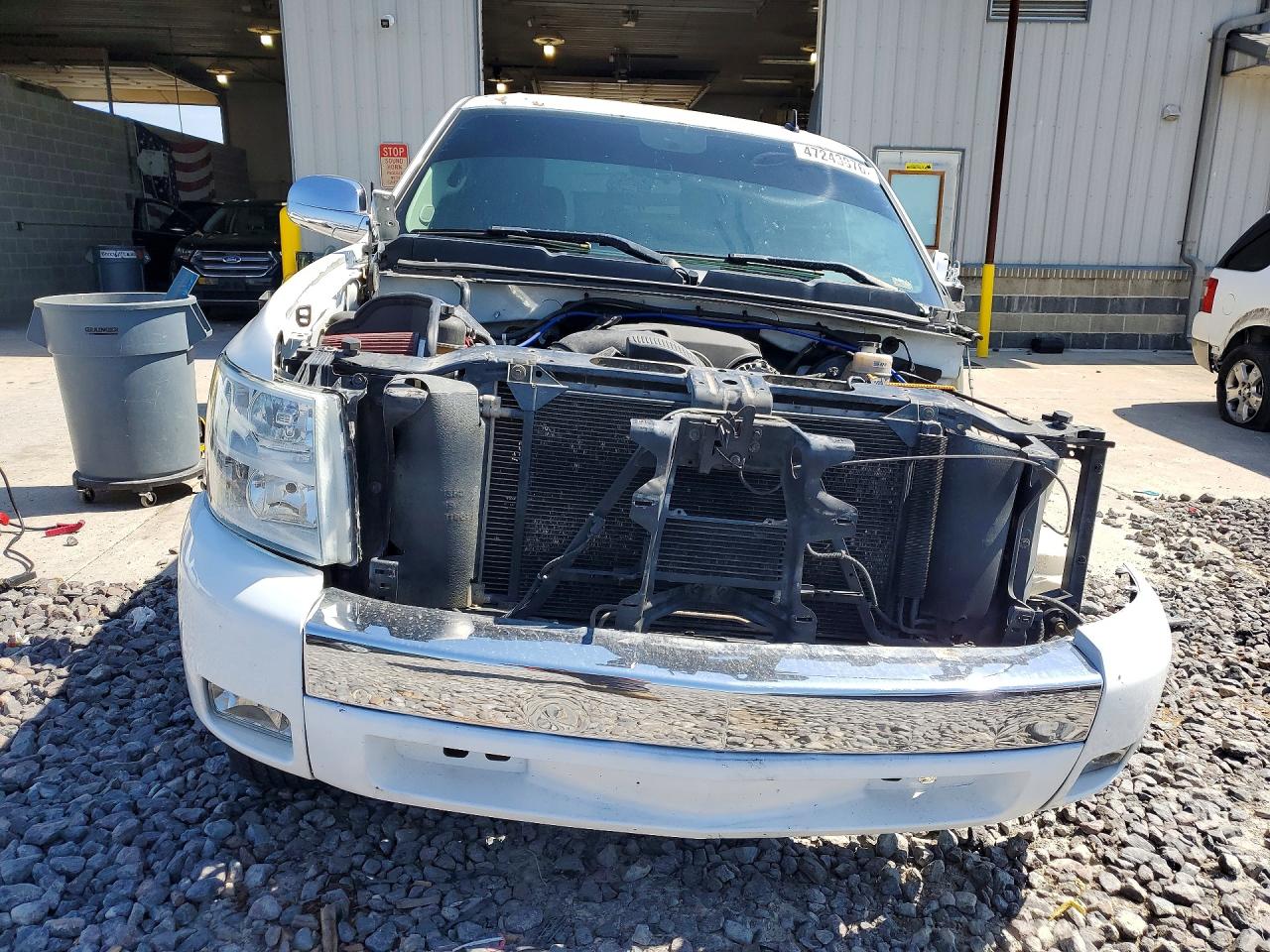 2011 Chevrolet Silverado C1500 Lt White vin: 3GCPCSE04BG242203