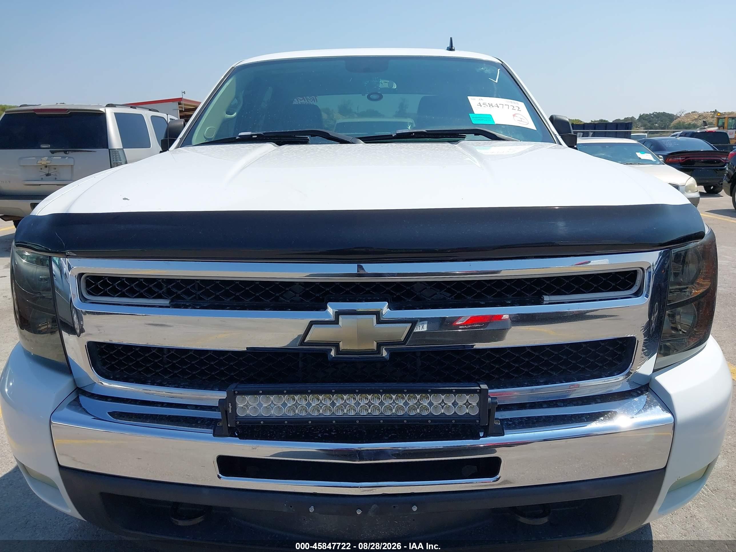 2011 Chevrolet Silverado 1500 Lt White vin: 3GCPCSE04BG372272